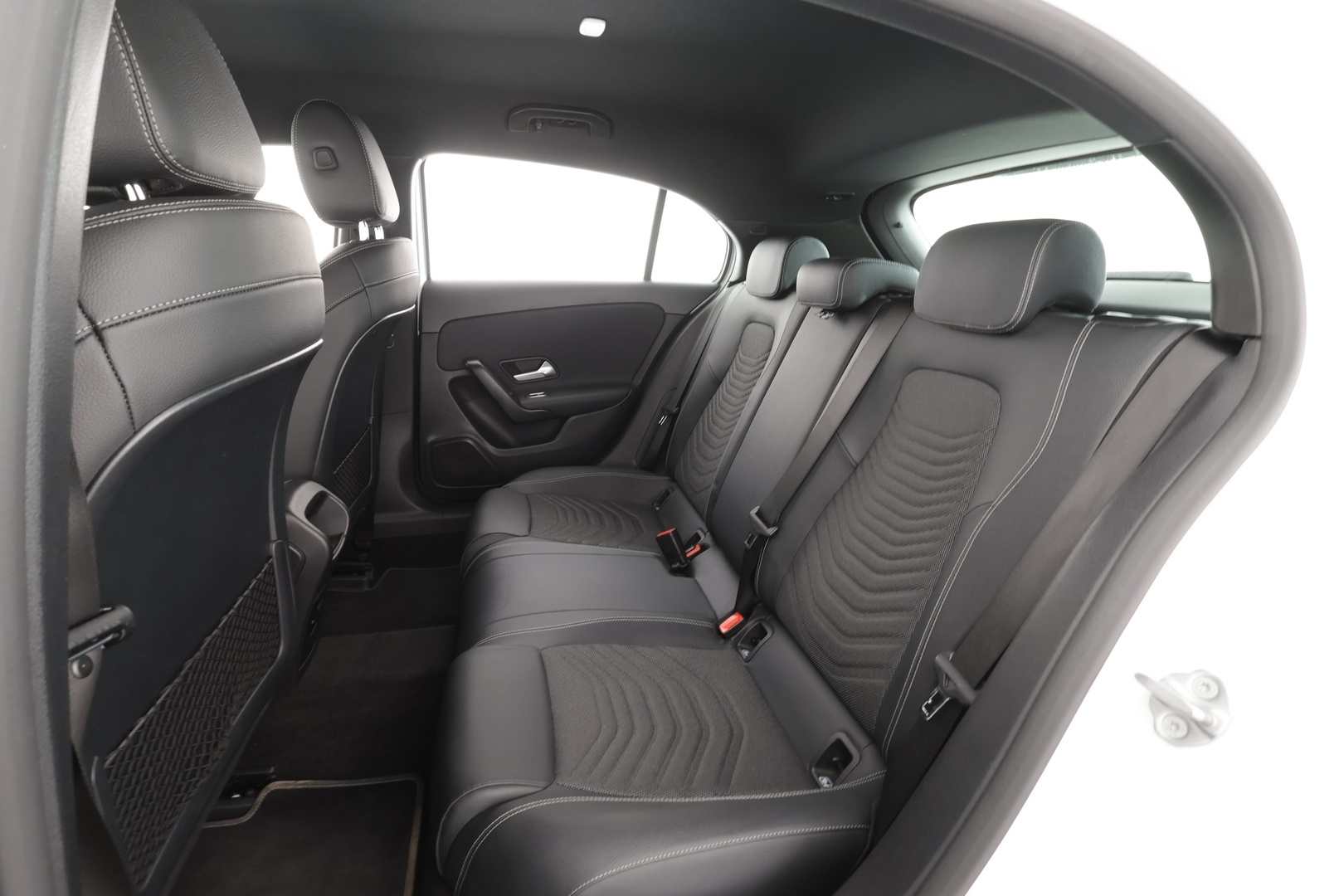 MERCEDES-BENZ A 2021