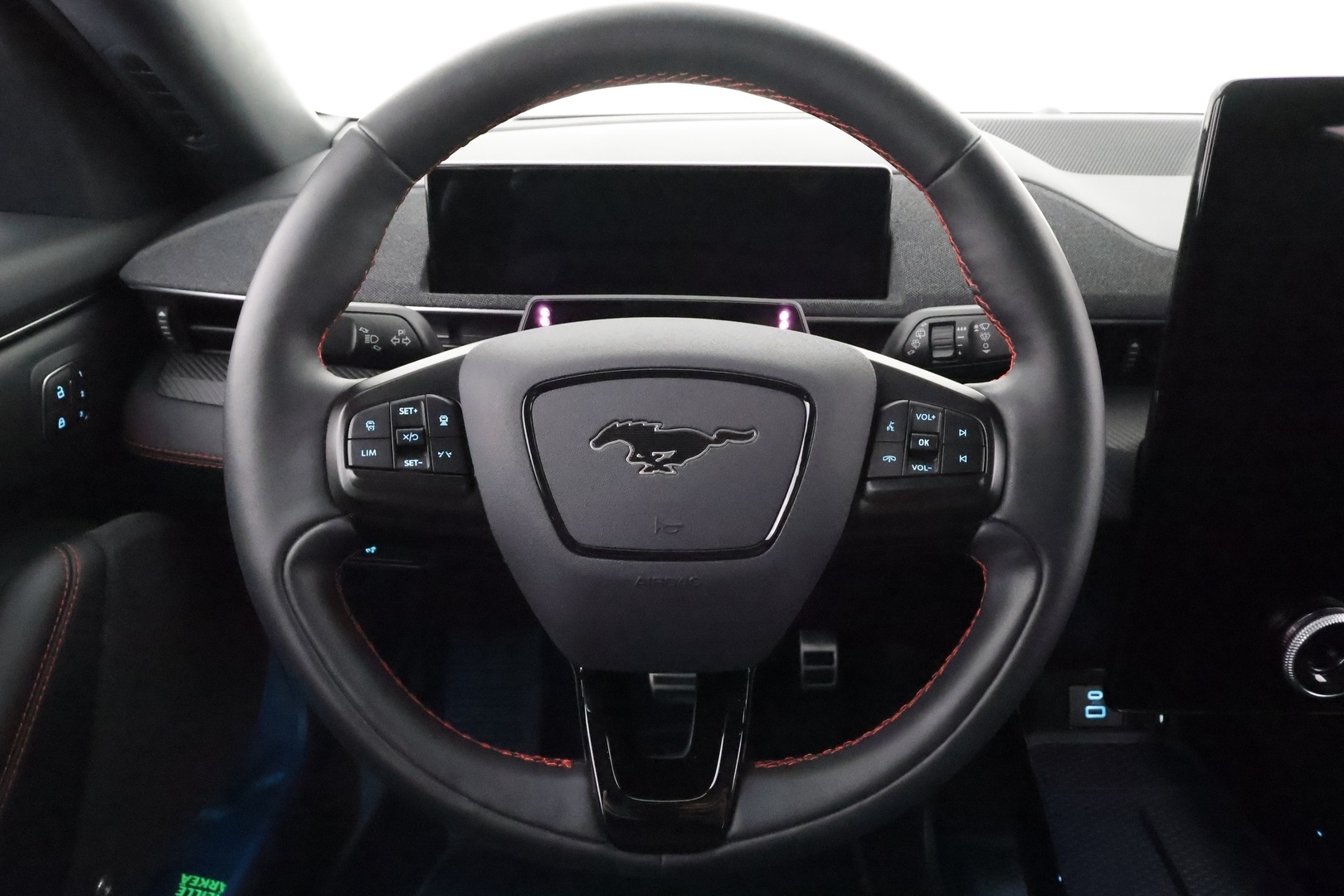 FORD MUSTANG MACH-E 2022