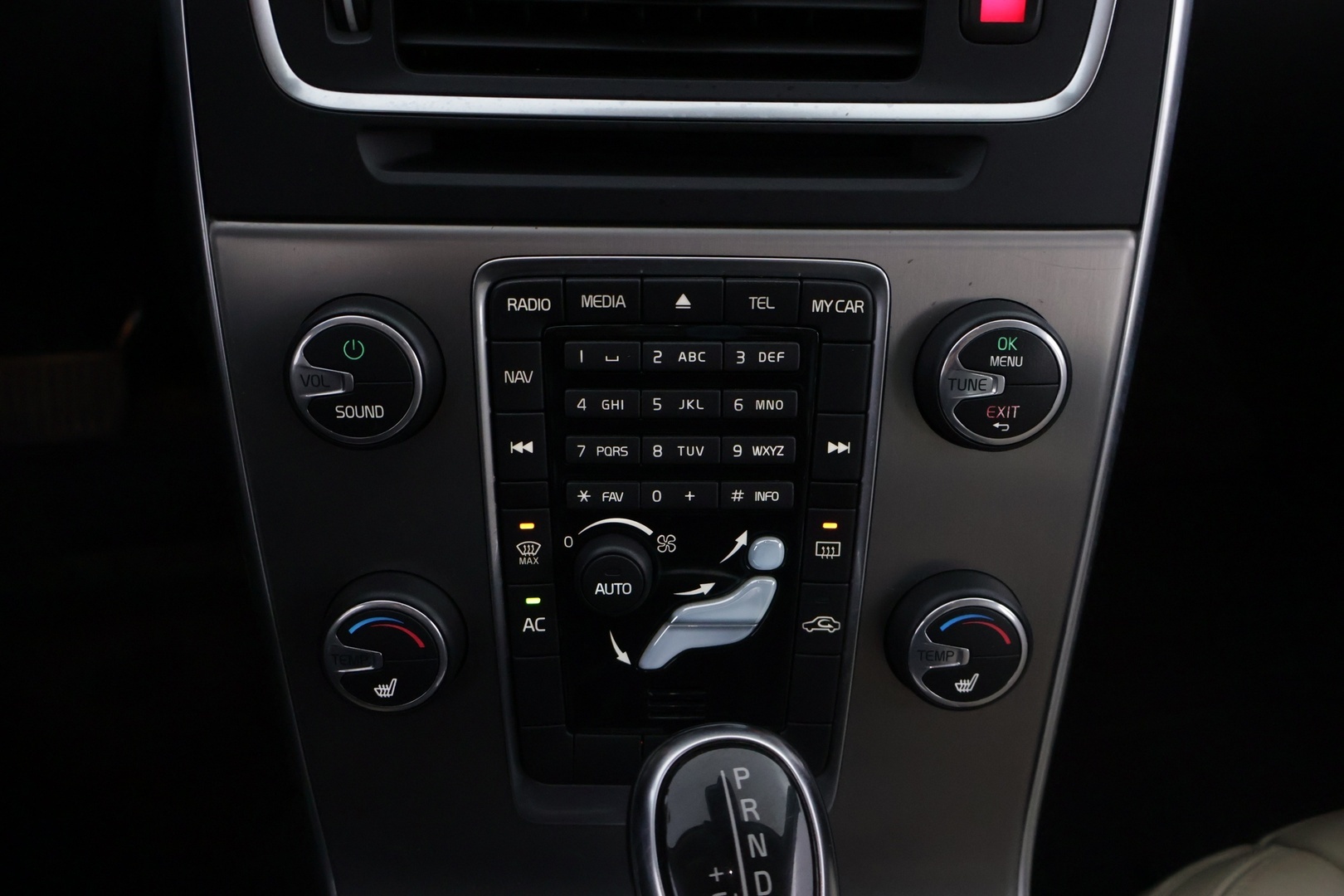 VOLVO V60 2013