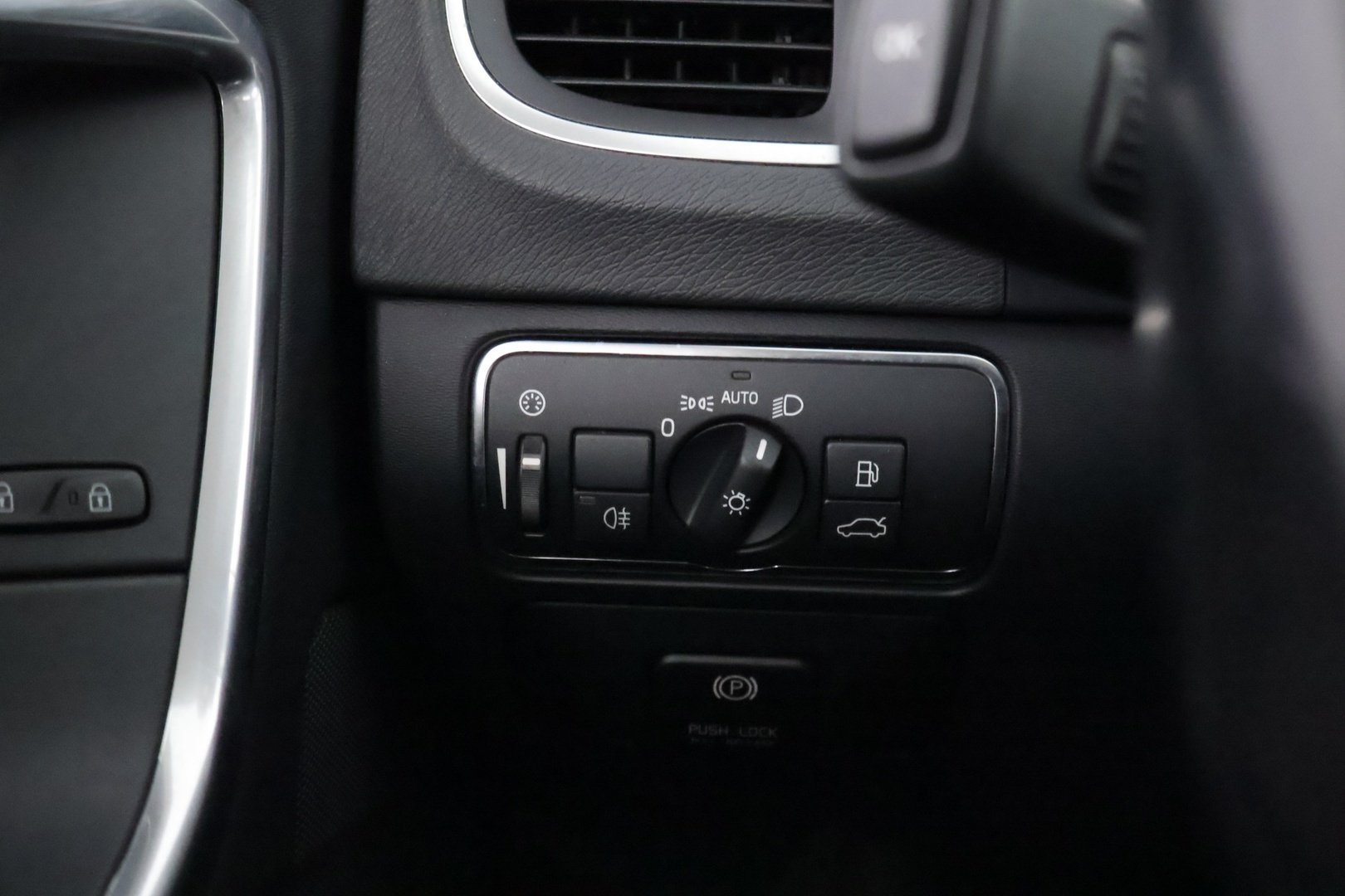VOLVO V60 2013