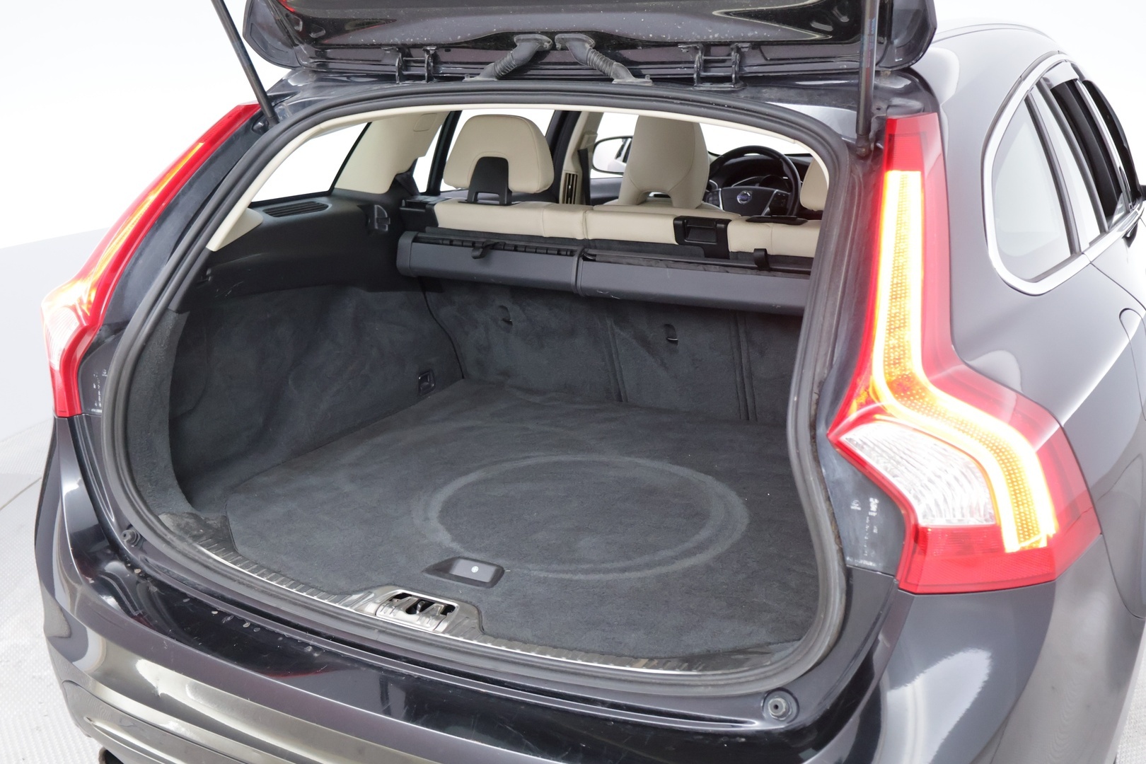 VOLVO V60 2013