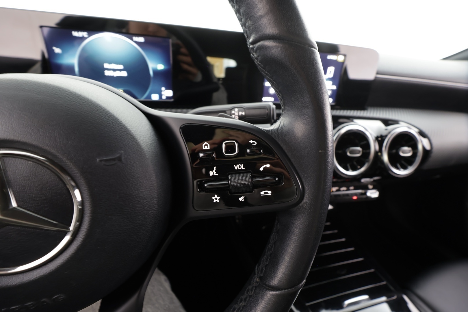 MERCEDES-BENZ A 2019