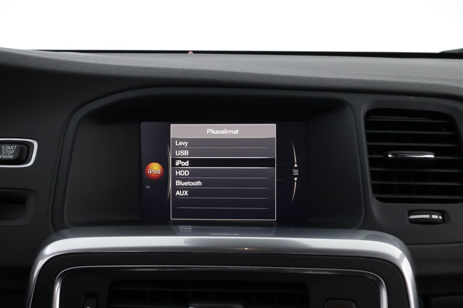 VOLVO V60 Cross Country 2018