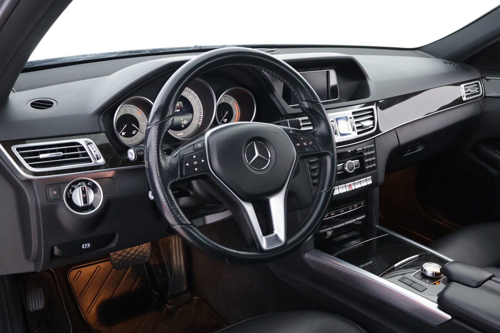MERCEDES-BENZ E 2014