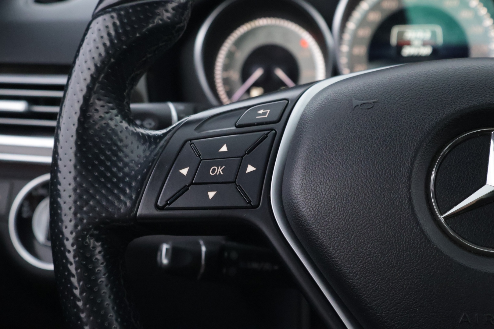 MERCEDES-BENZ E 2014