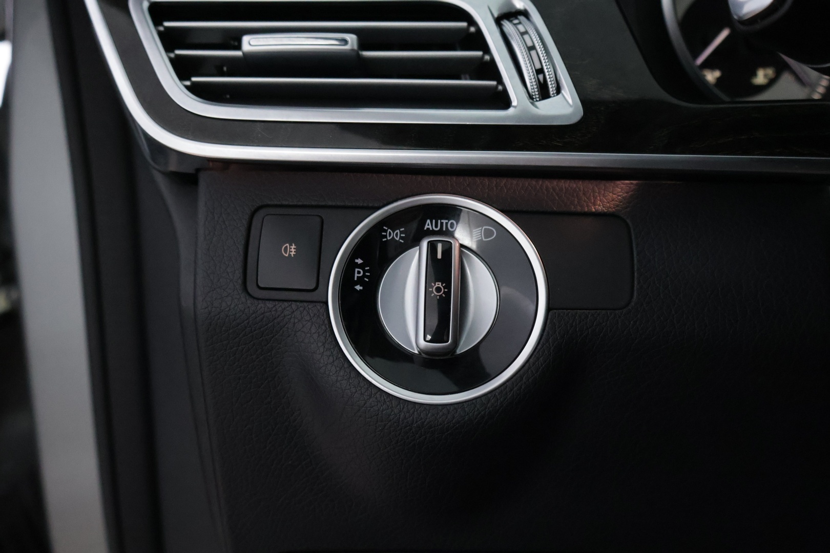 MERCEDES-BENZ E 2014