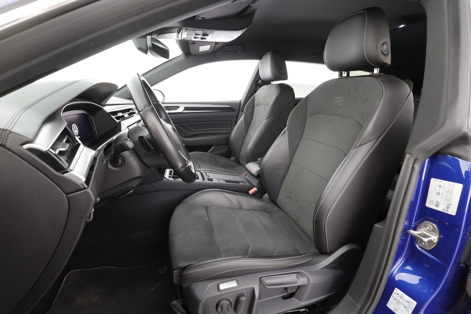 VOLKSWAGEN Arteon 2023