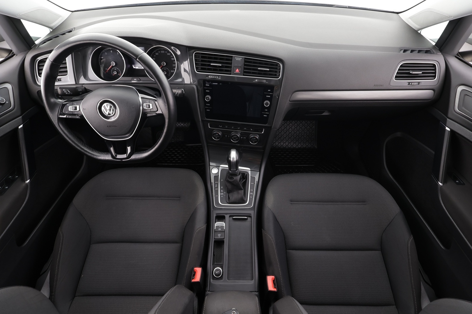 VOLKSWAGEN Golf 2018