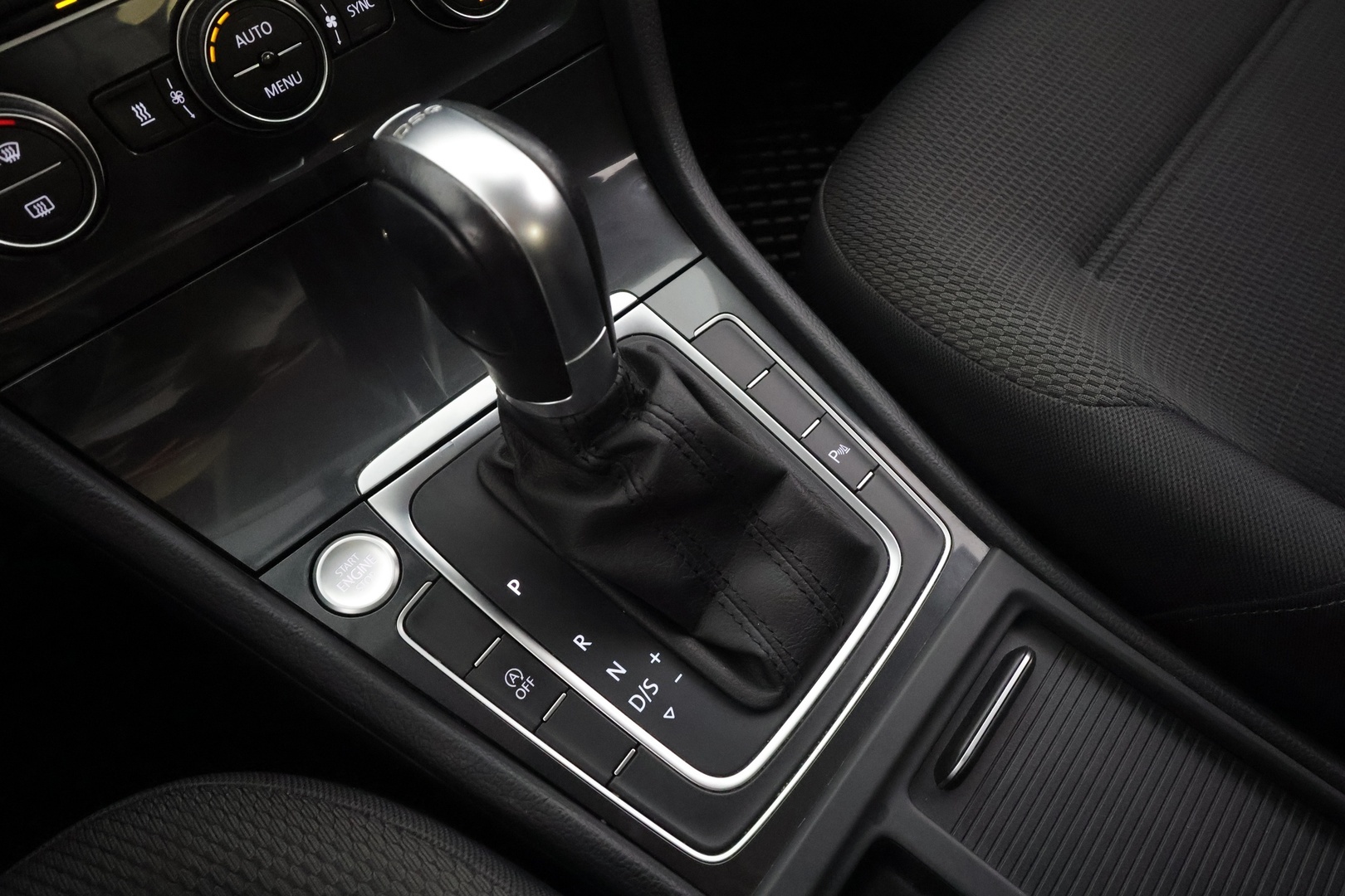 VOLKSWAGEN Golf 2018