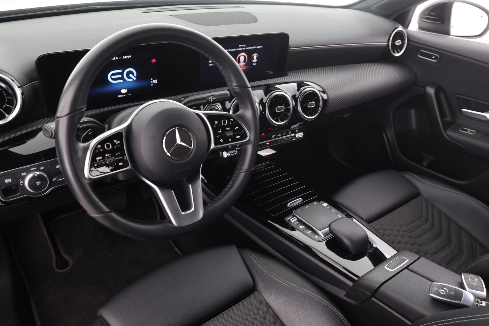 MERCEDES-BENZ A 2021