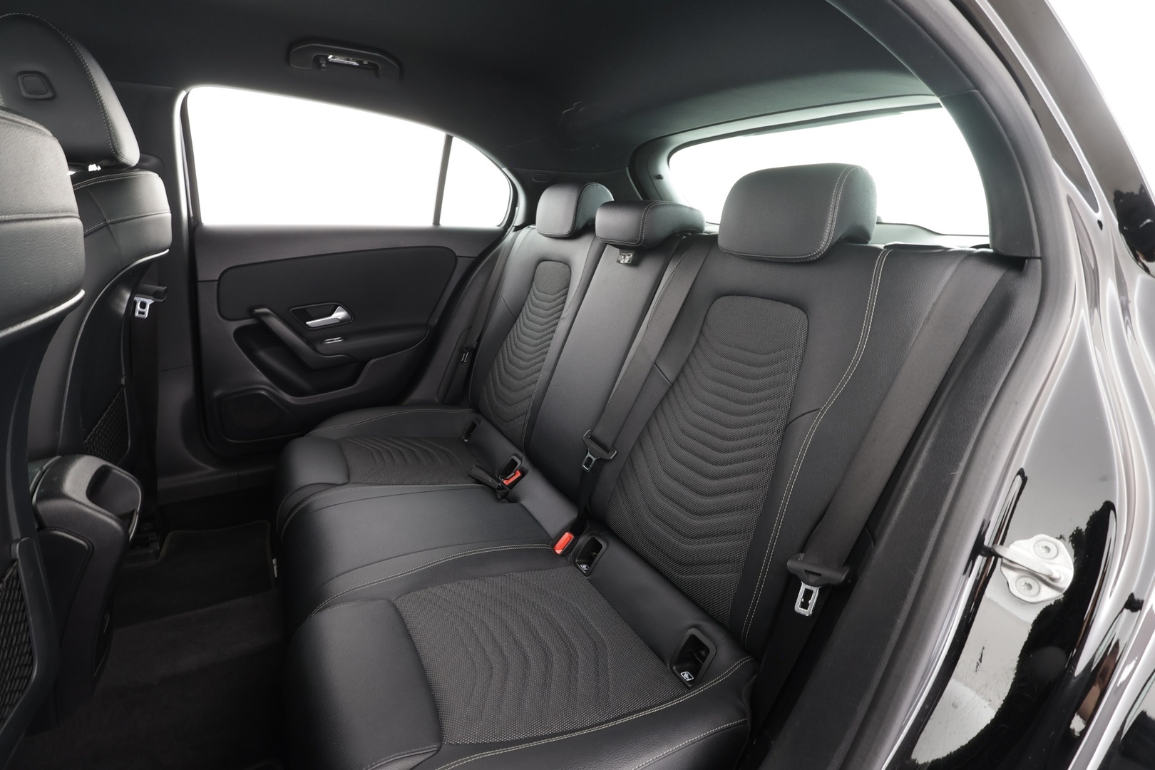 MERCEDES-BENZ A 2021