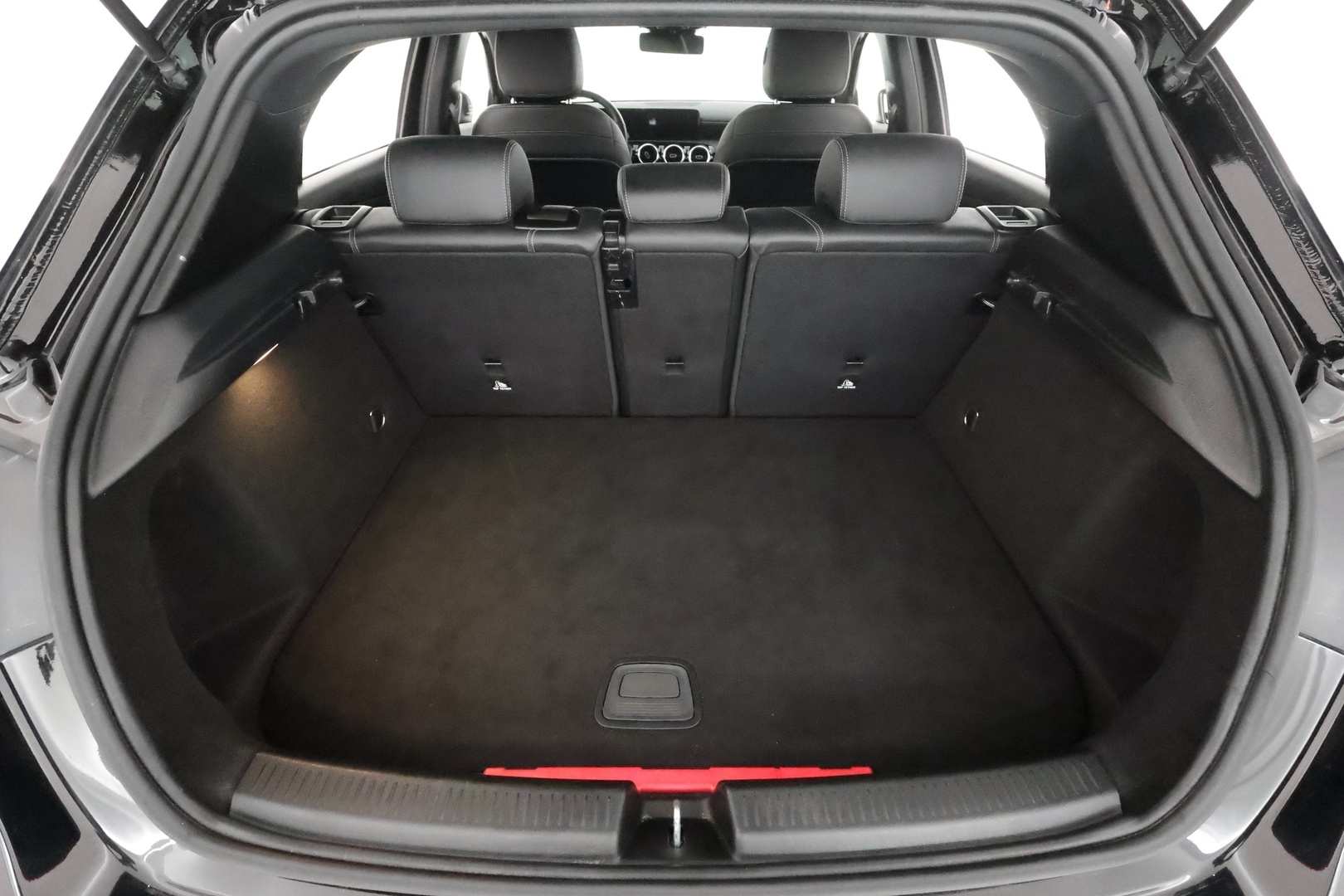 MERCEDES-BENZ A 2021