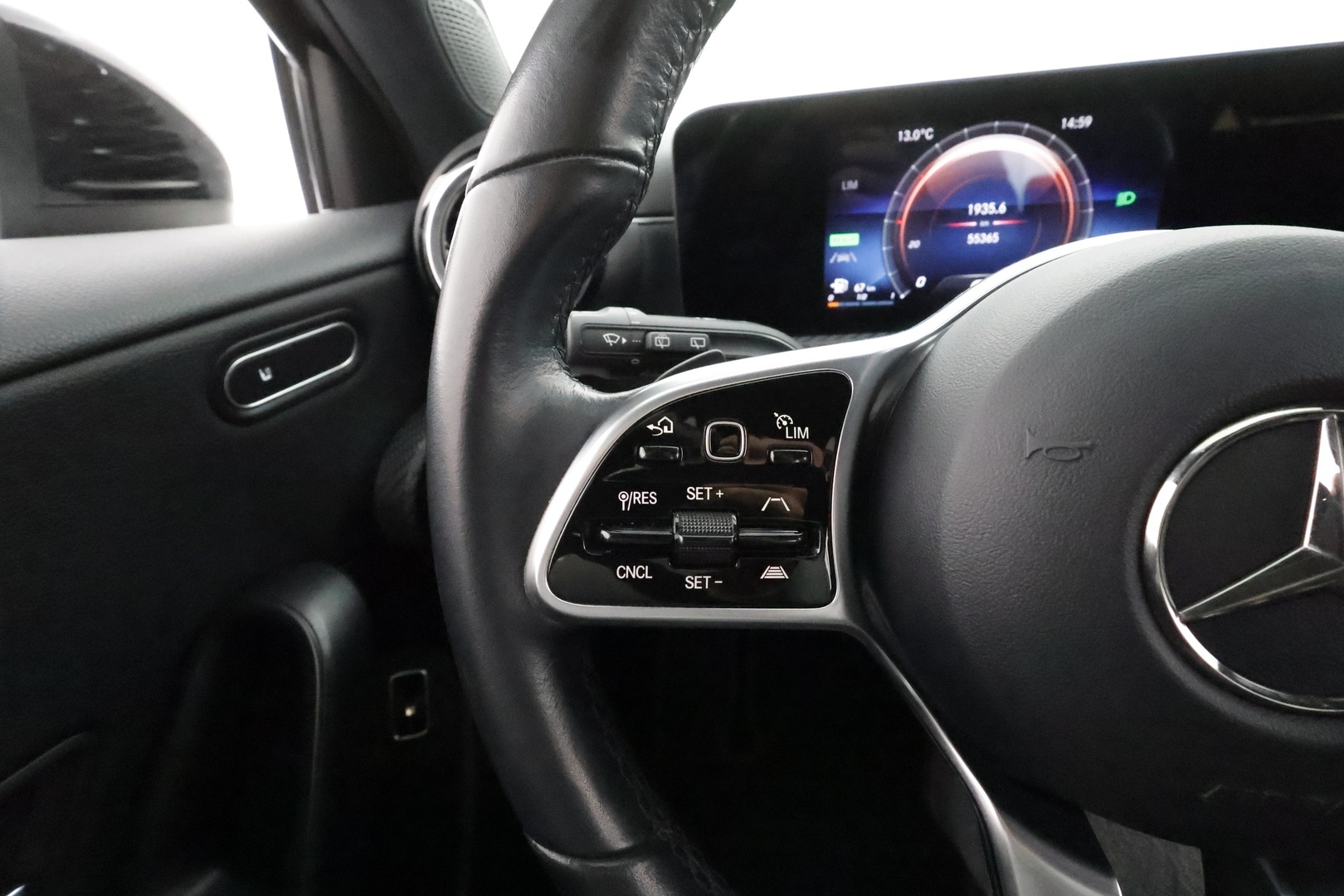 MERCEDES-BENZ A 2021