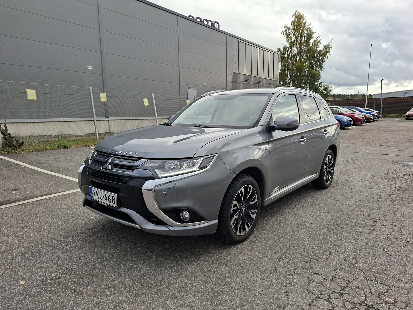 MITSUBISHI OUTLANDER PHEV 2016
