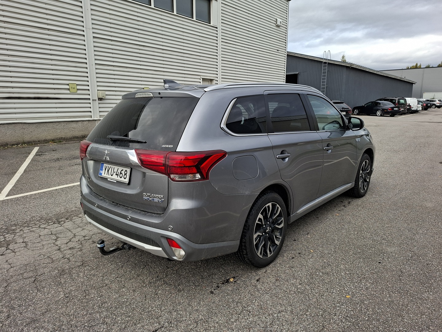 MITSUBISHI OUTLANDER PHEV 2016