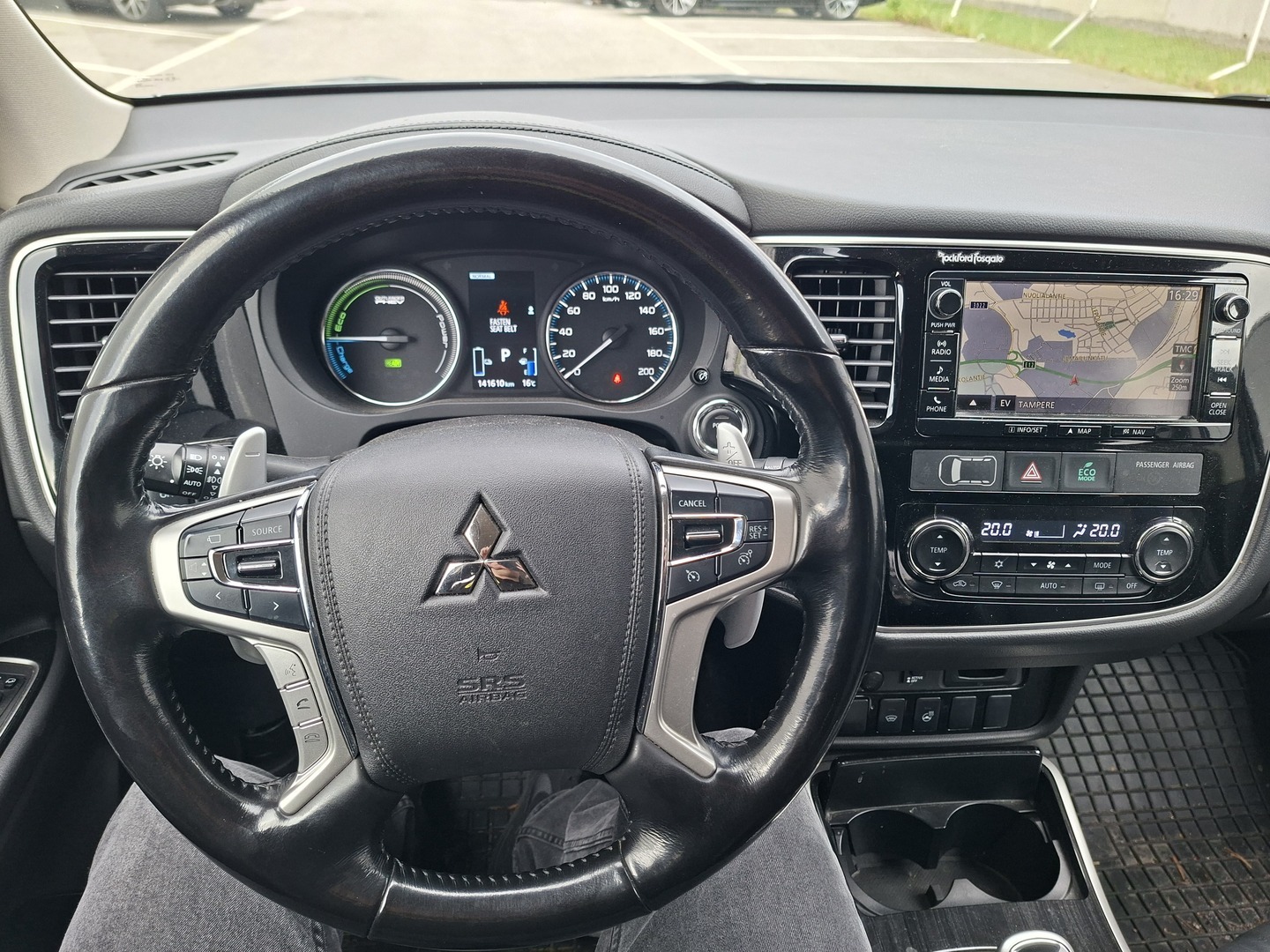 MITSUBISHI OUTLANDER PHEV 2016