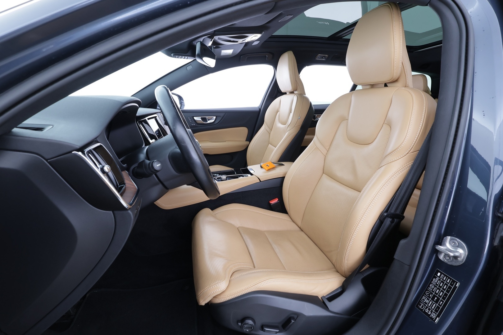 VOLVO V60 2022