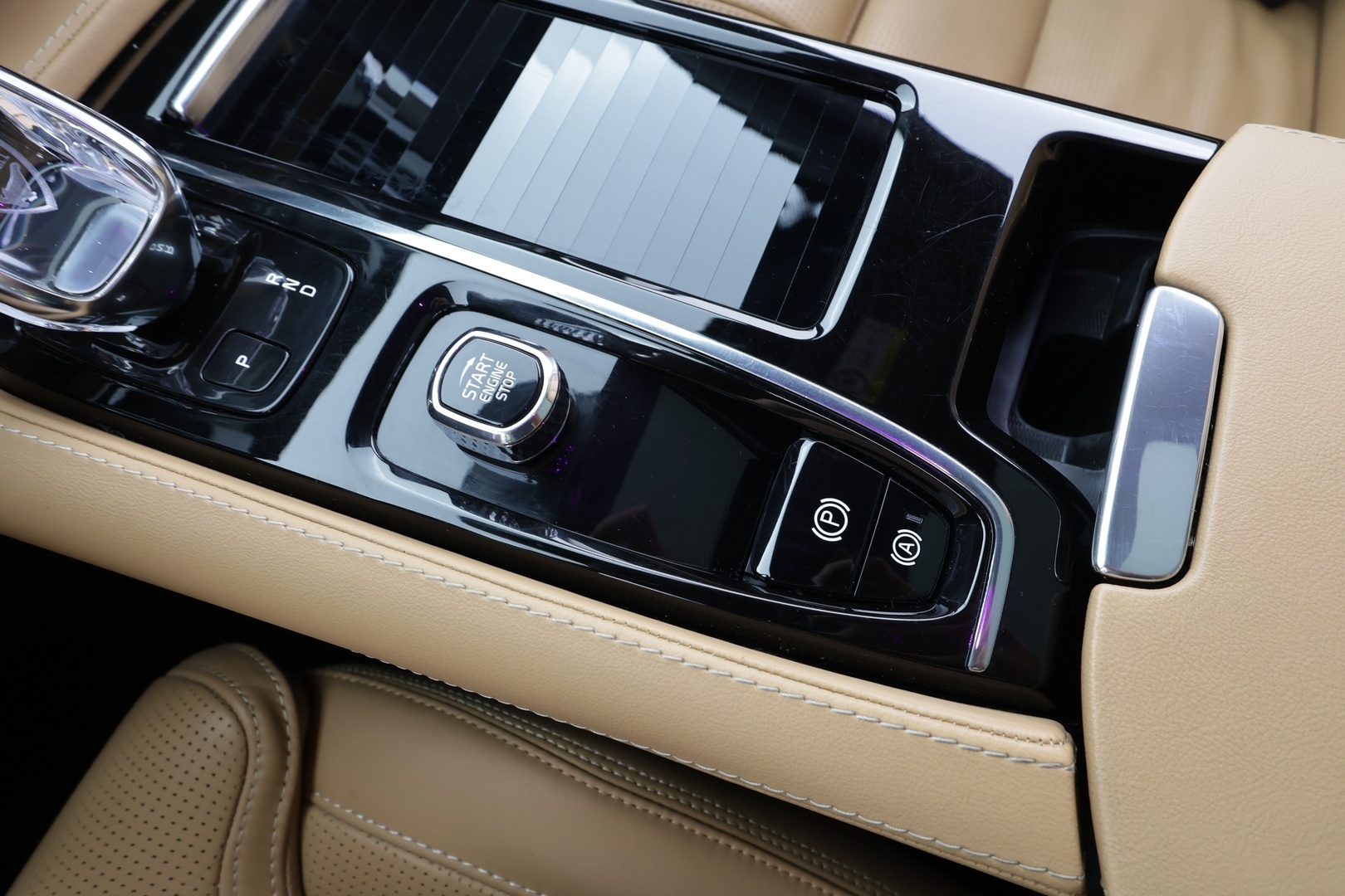 VOLVO V60 2022
