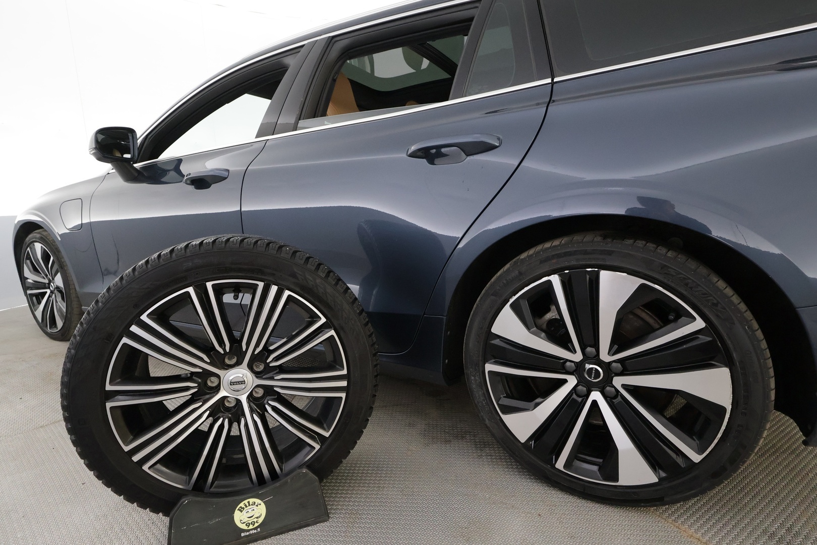 VOLVO V60 2022