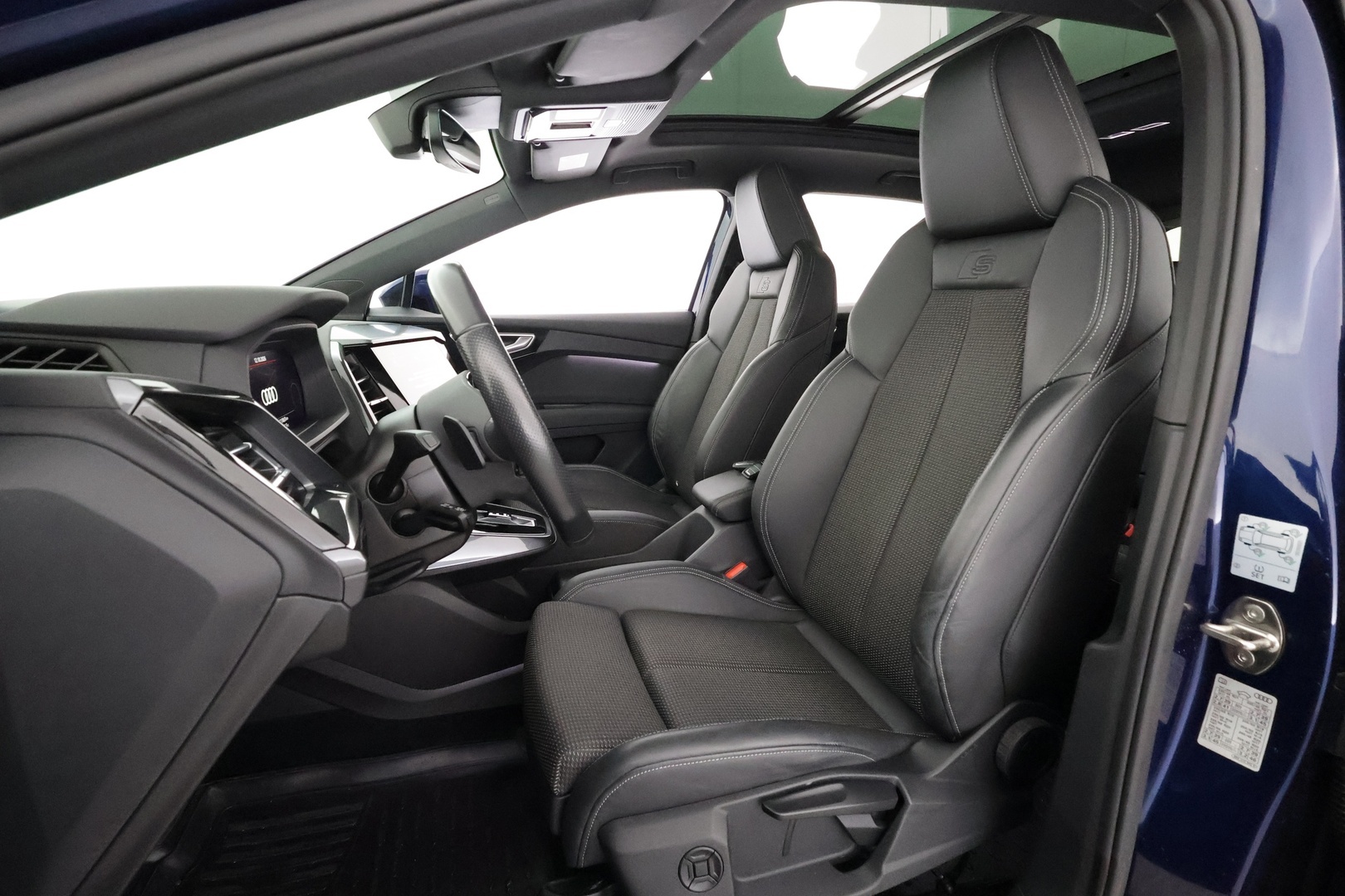 AUDI Q4 e-tron 2022