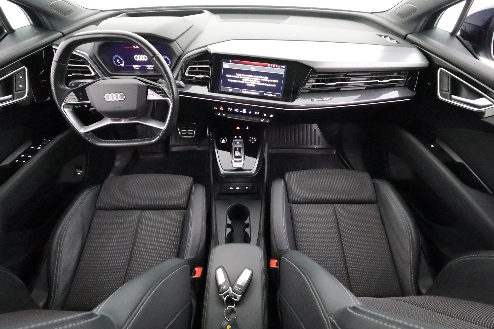 AUDI Q4 e-tron 2022