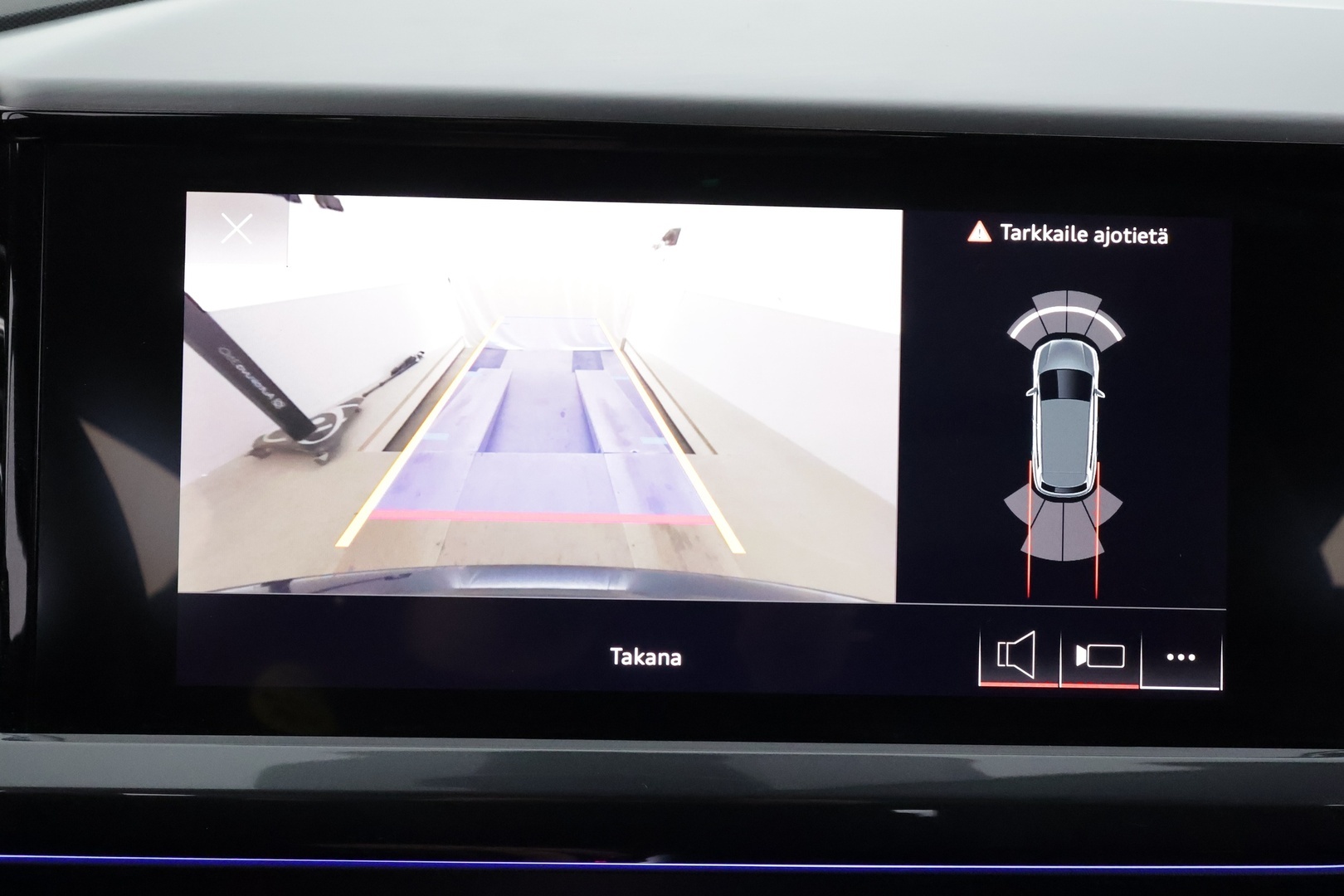 AUDI Q4 e-tron 2022