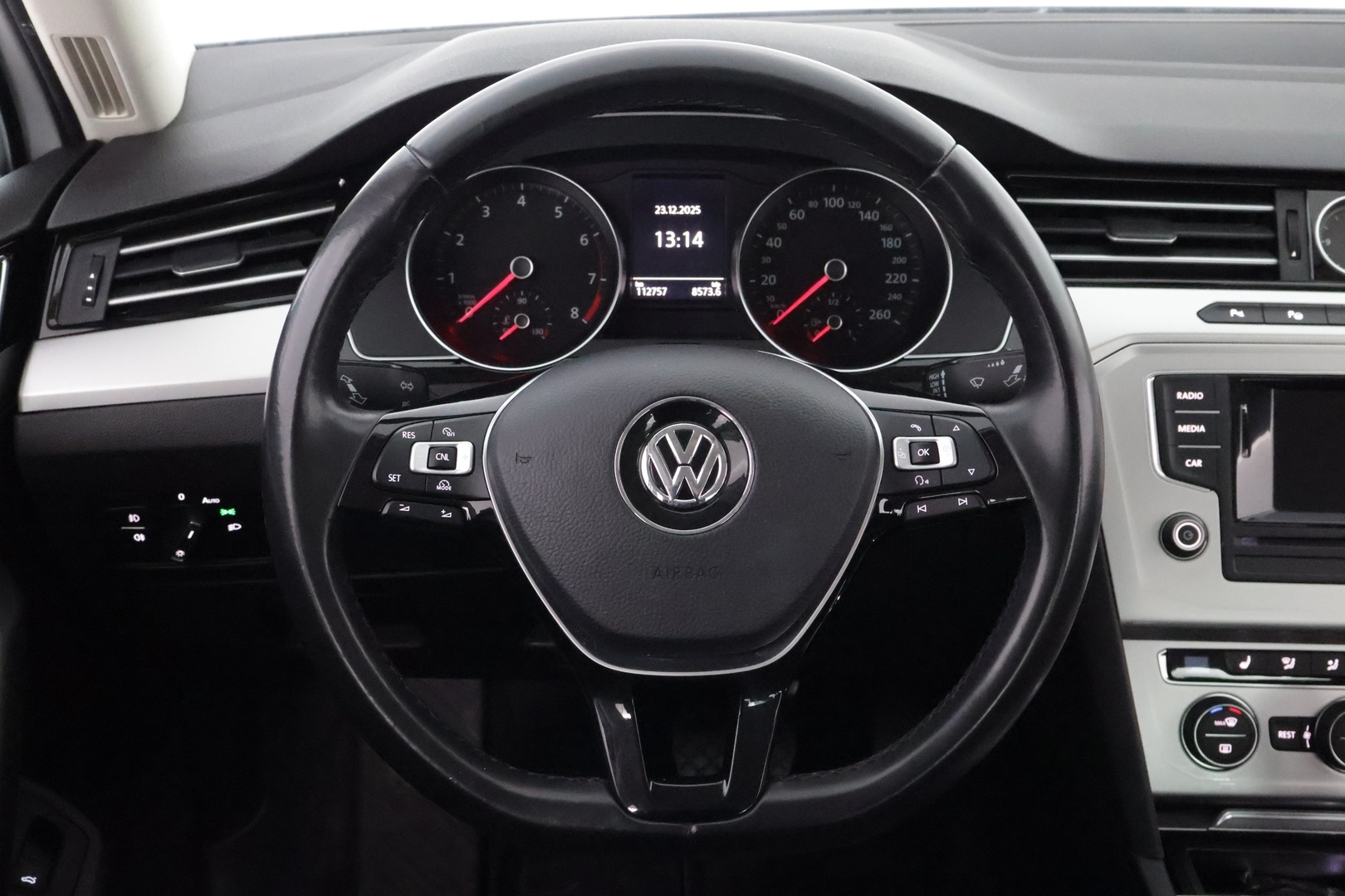 VOLKSWAGEN Passat 2016