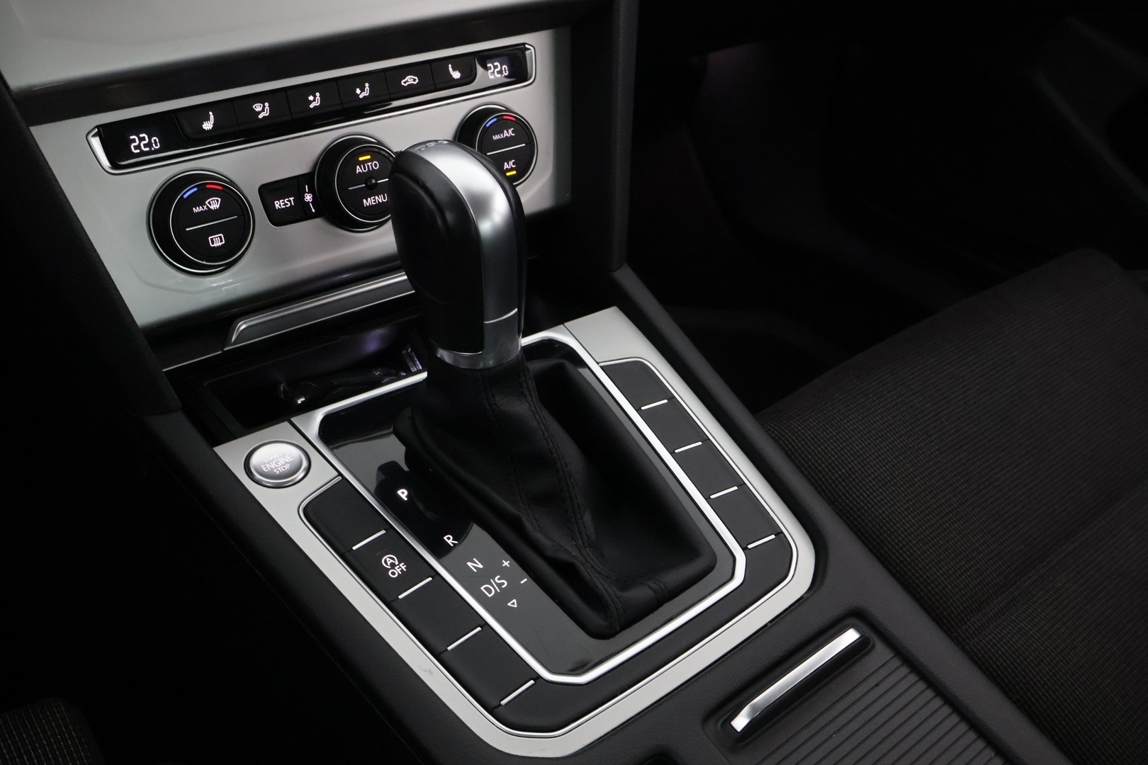 VOLKSWAGEN Passat 2016