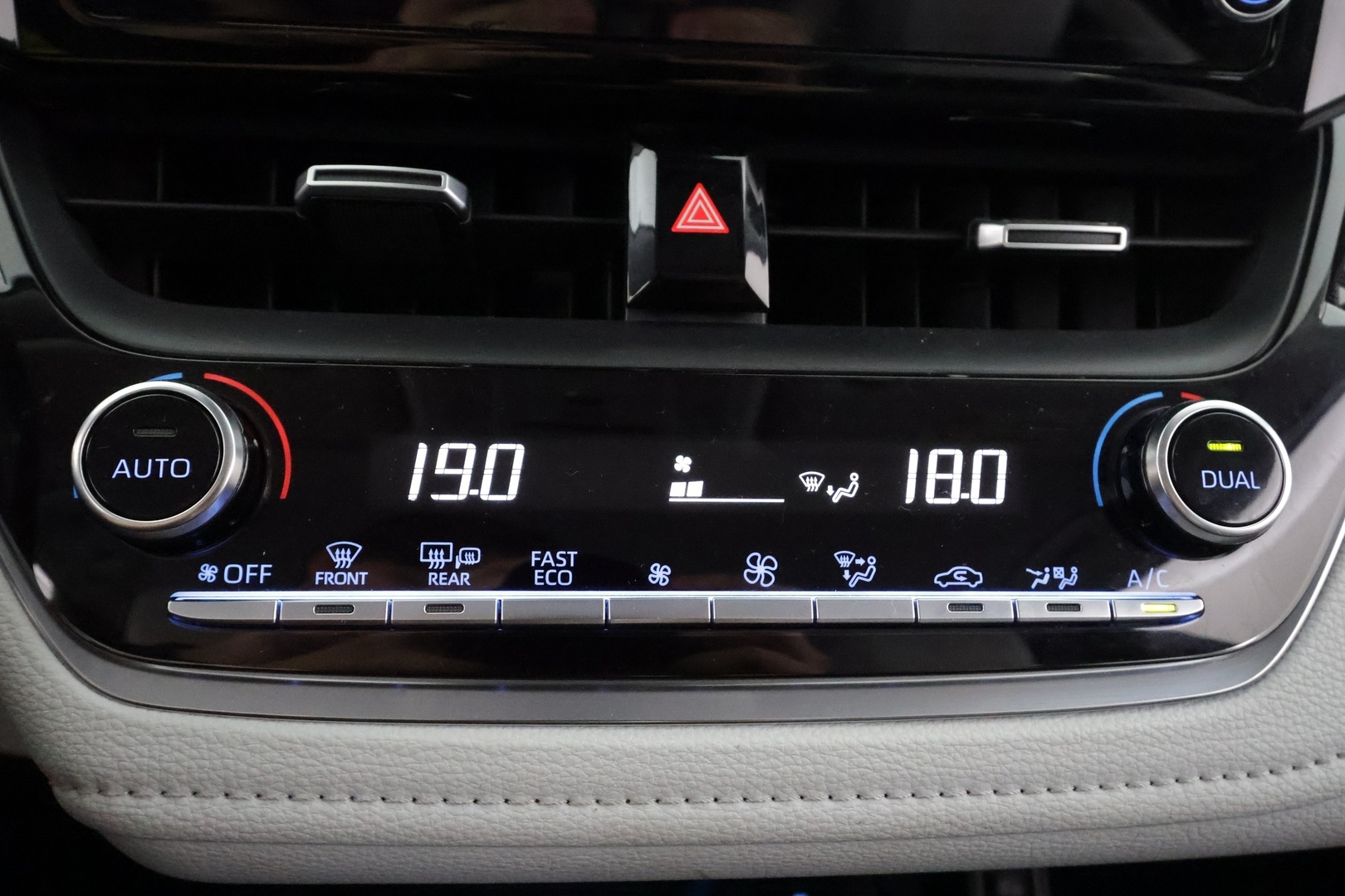 TOYOTA Corolla 2019