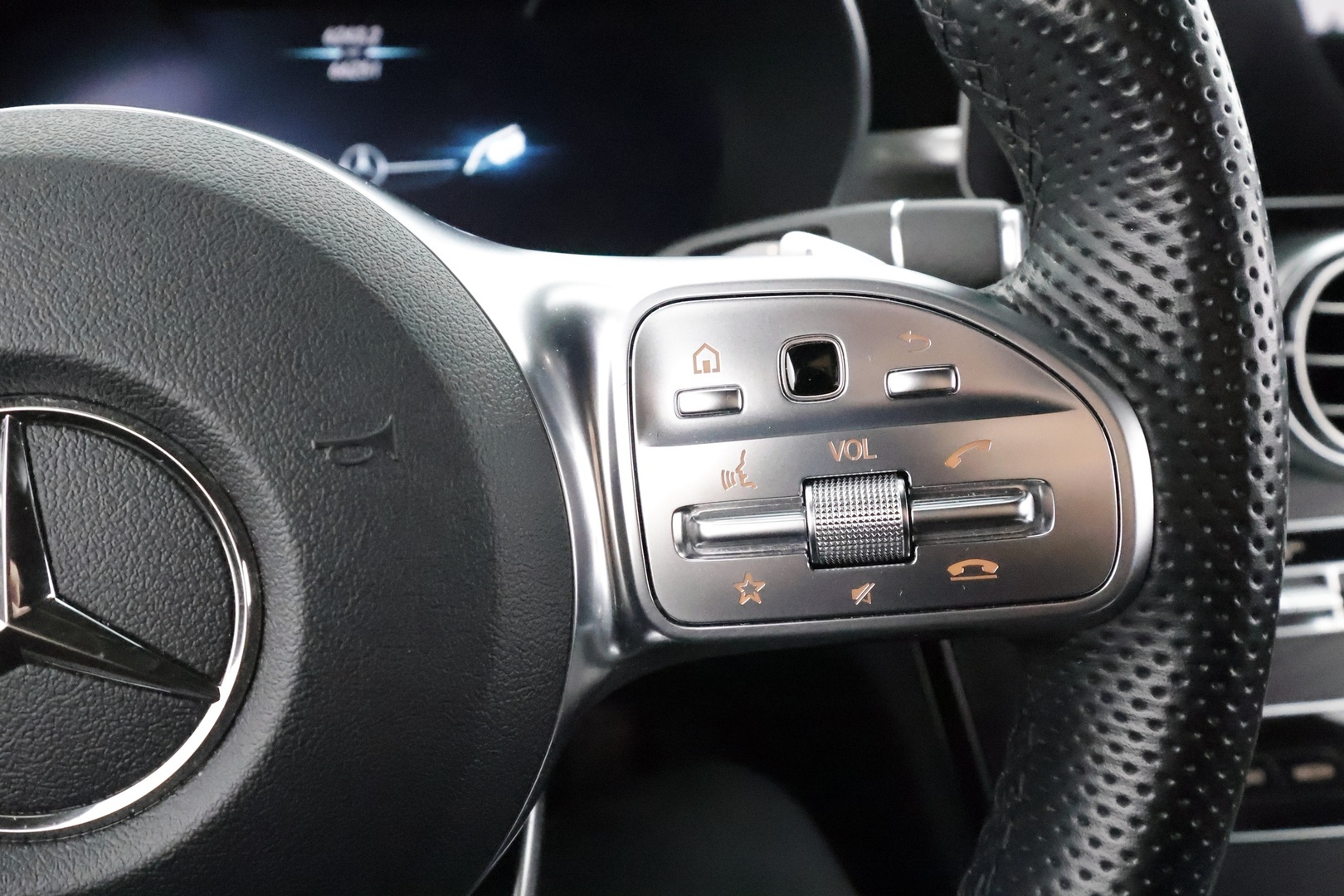 MERCEDES-BENZ C 2020