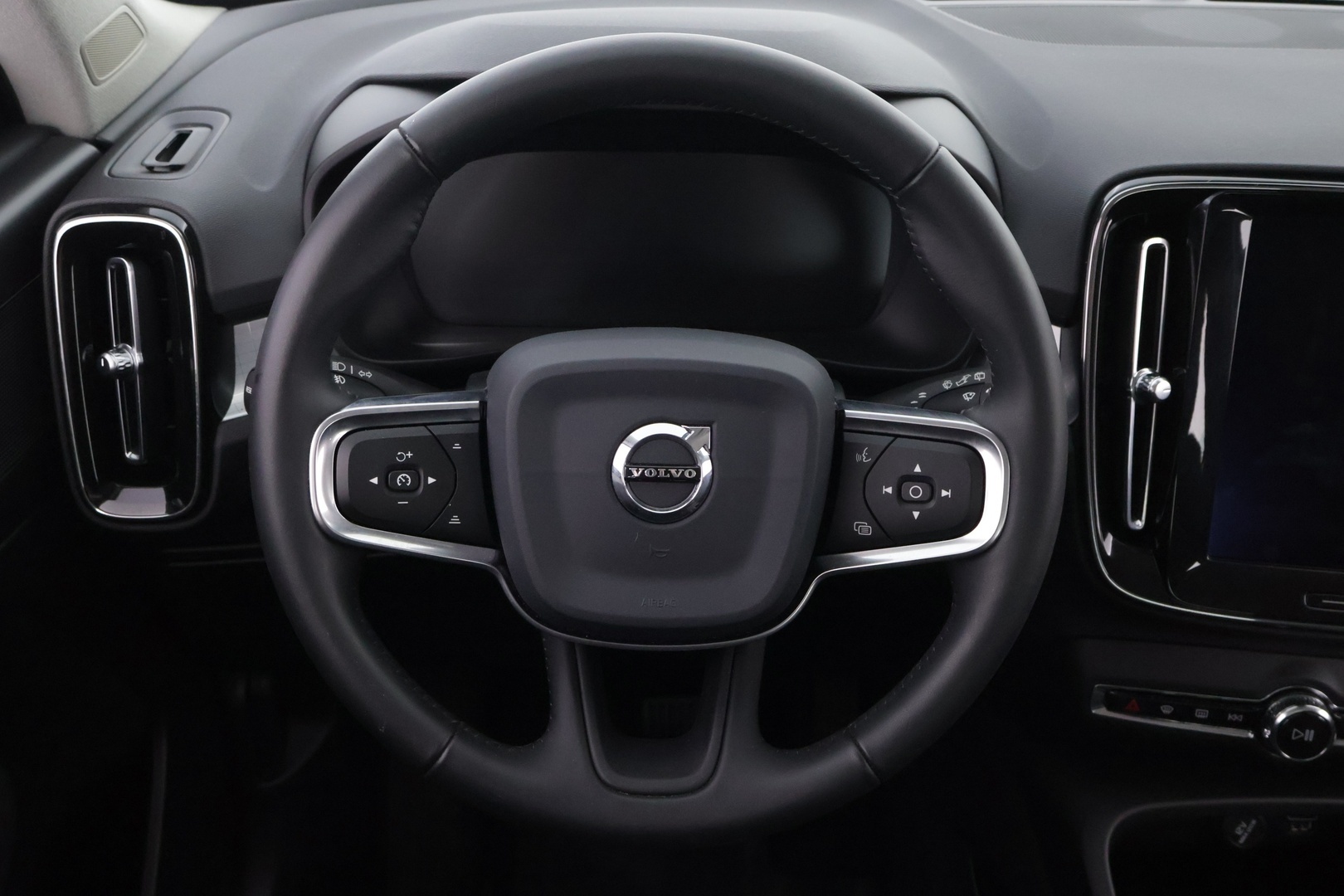 VOLVO XC40 2020