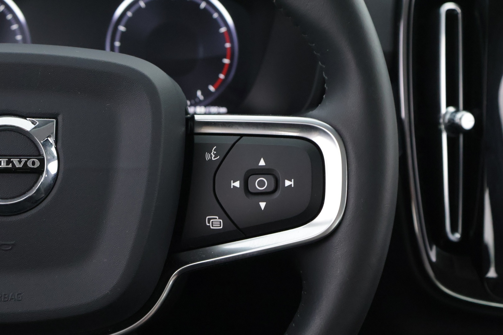 VOLVO XC40 2020