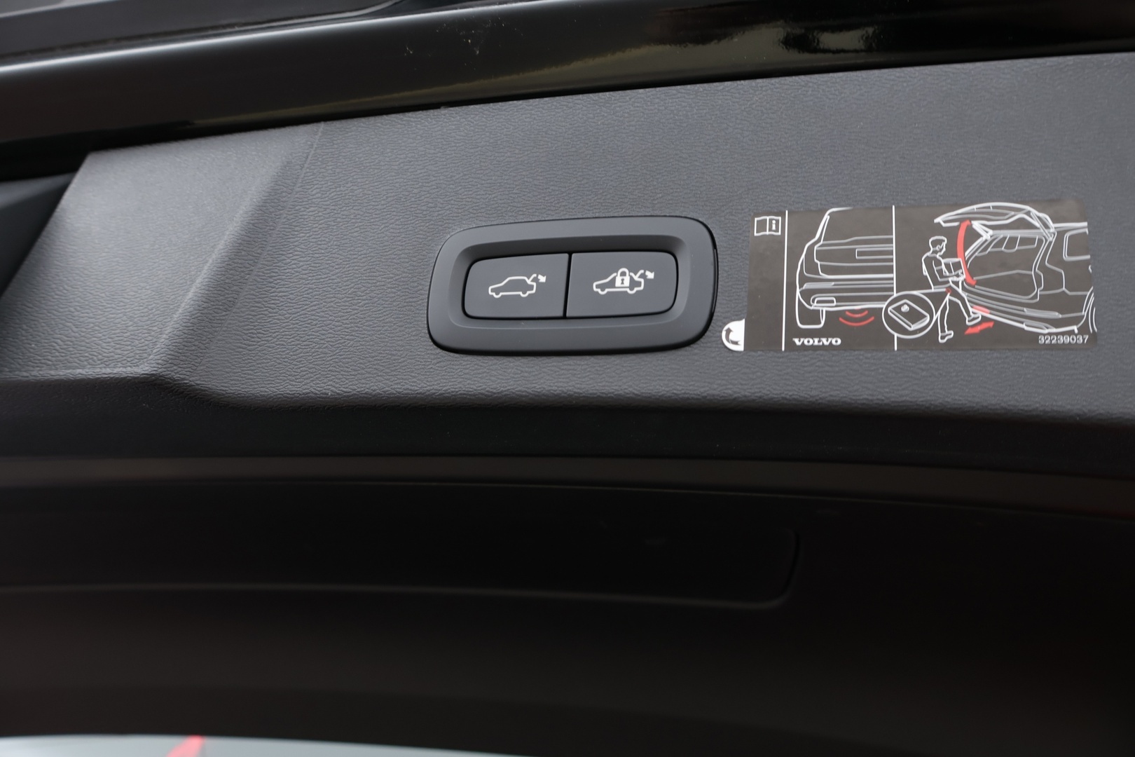 VOLVO XC40 2020