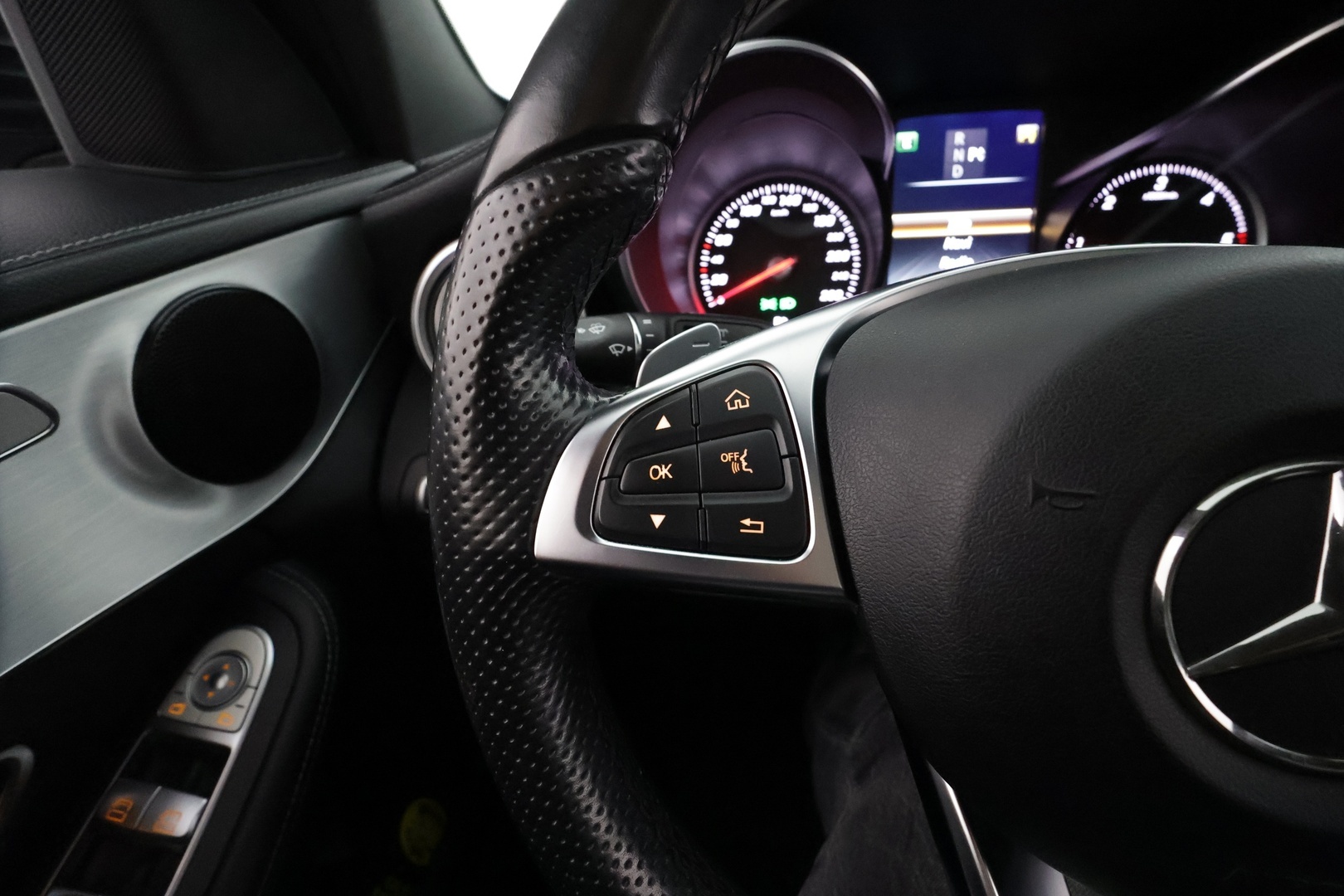 MERCEDES-BENZ C 2016