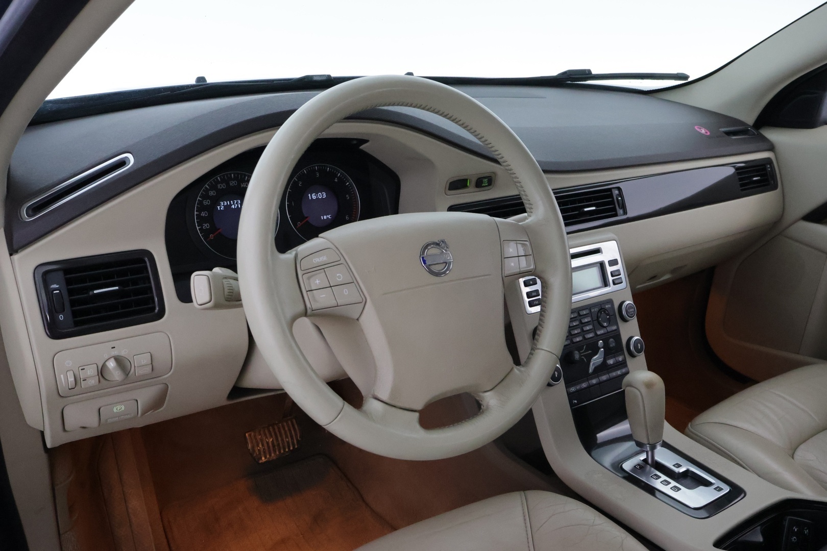VOLVO V70 2008