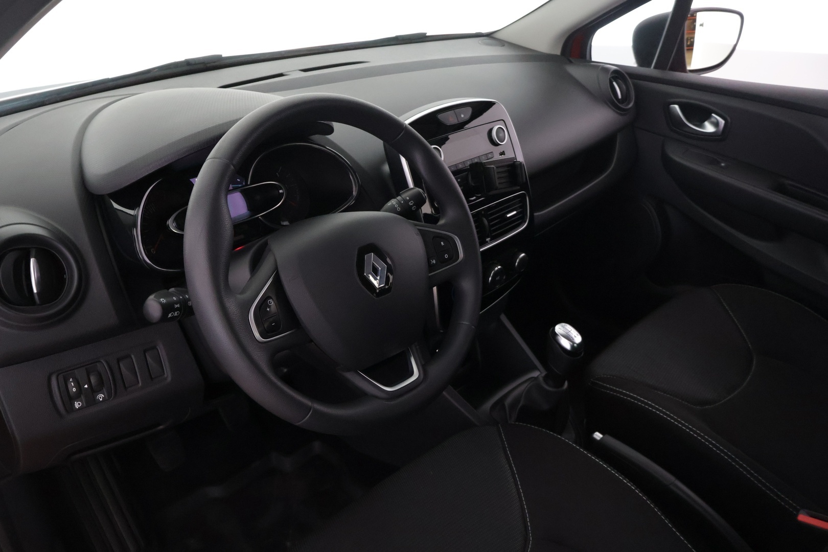 RENAULT Clio 2016