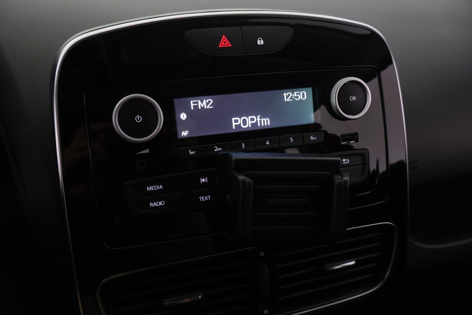 RENAULT Clio 2016