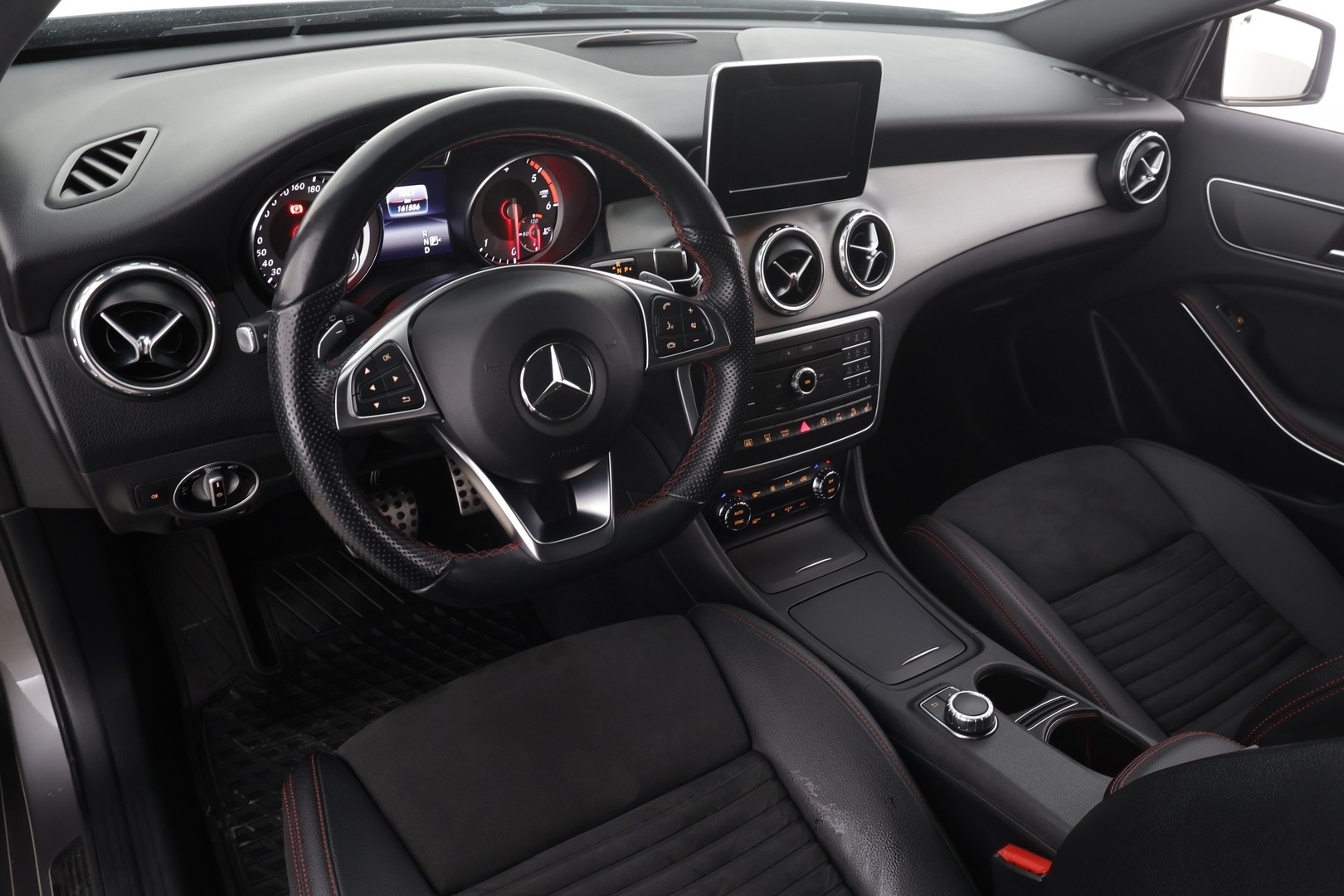 MERCEDES-BENZ GLA 2017