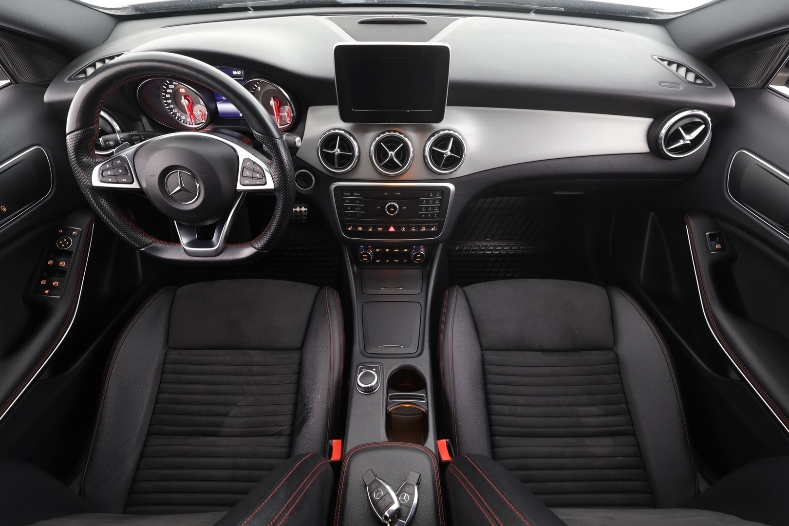 MERCEDES-BENZ GLA 2017