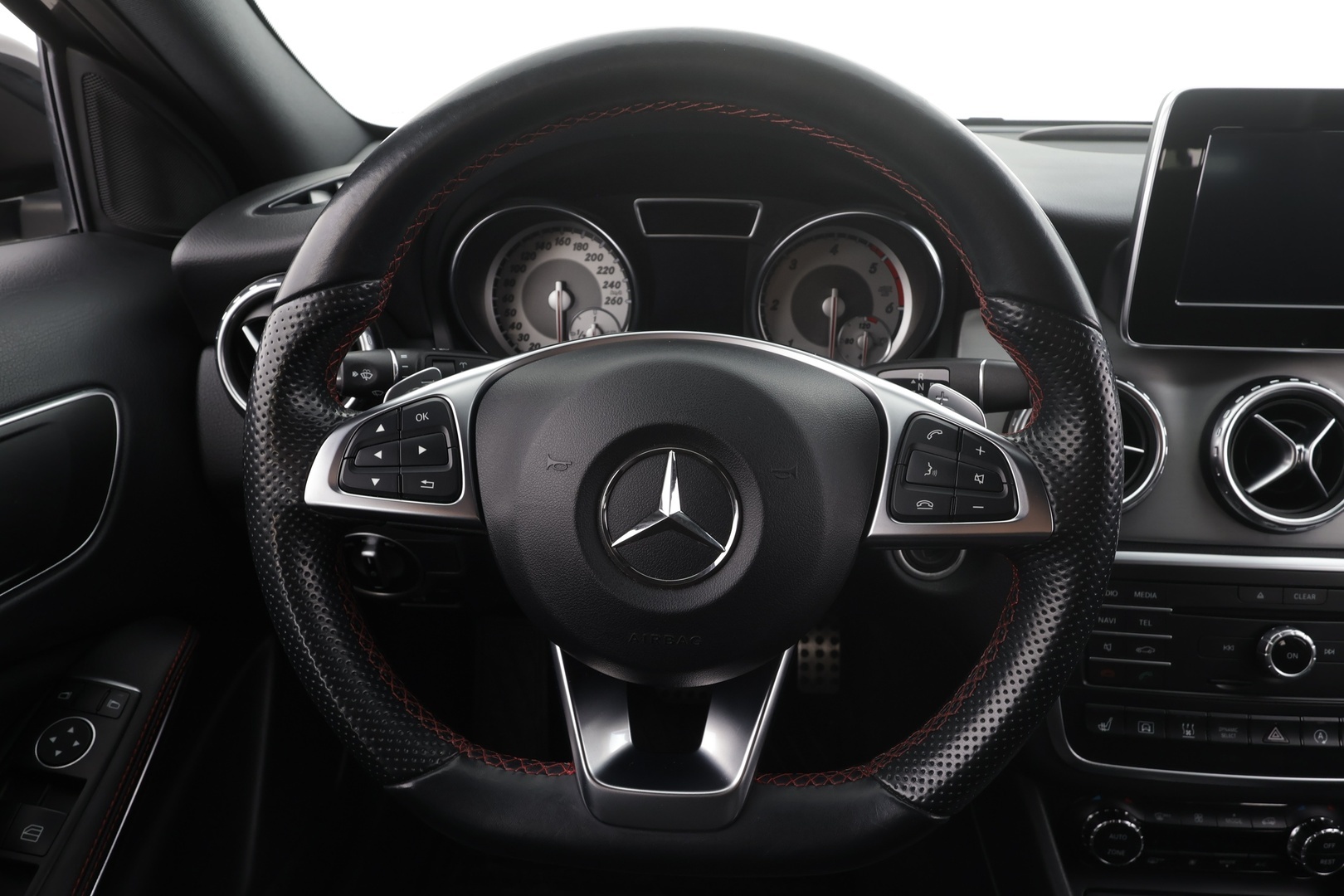 MERCEDES-BENZ GLA 2017