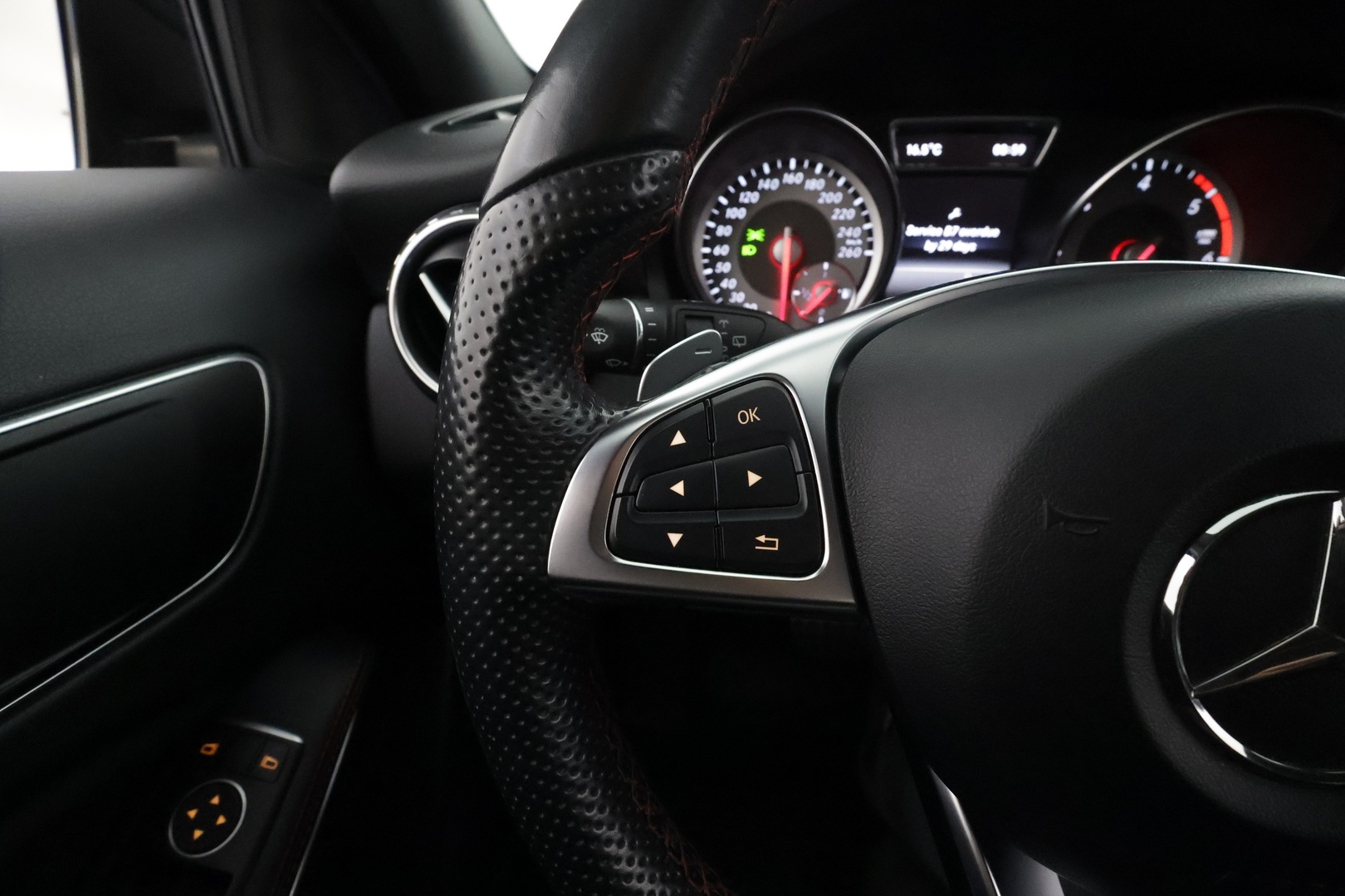 MERCEDES-BENZ GLA 2017