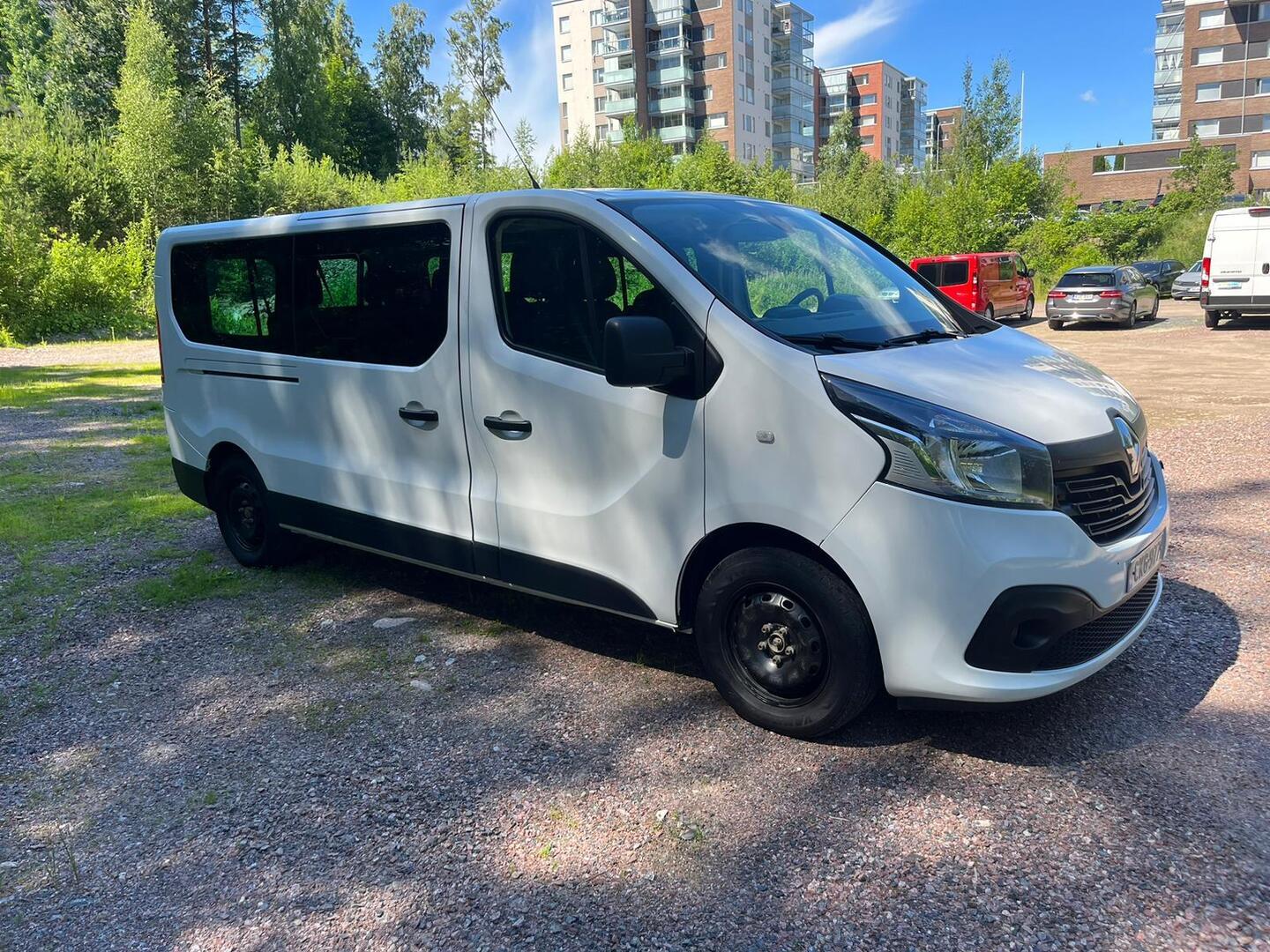 RENAULT Trafic Passenger 2015