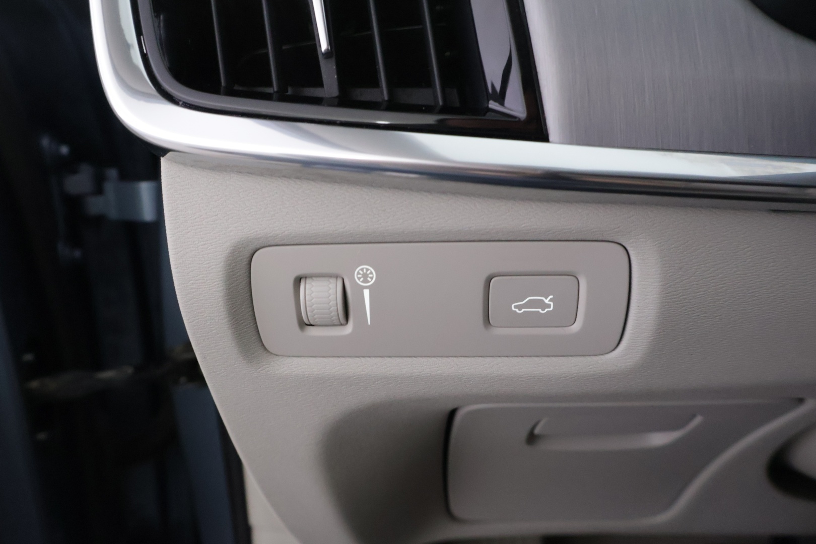 VOLVO V90 2016