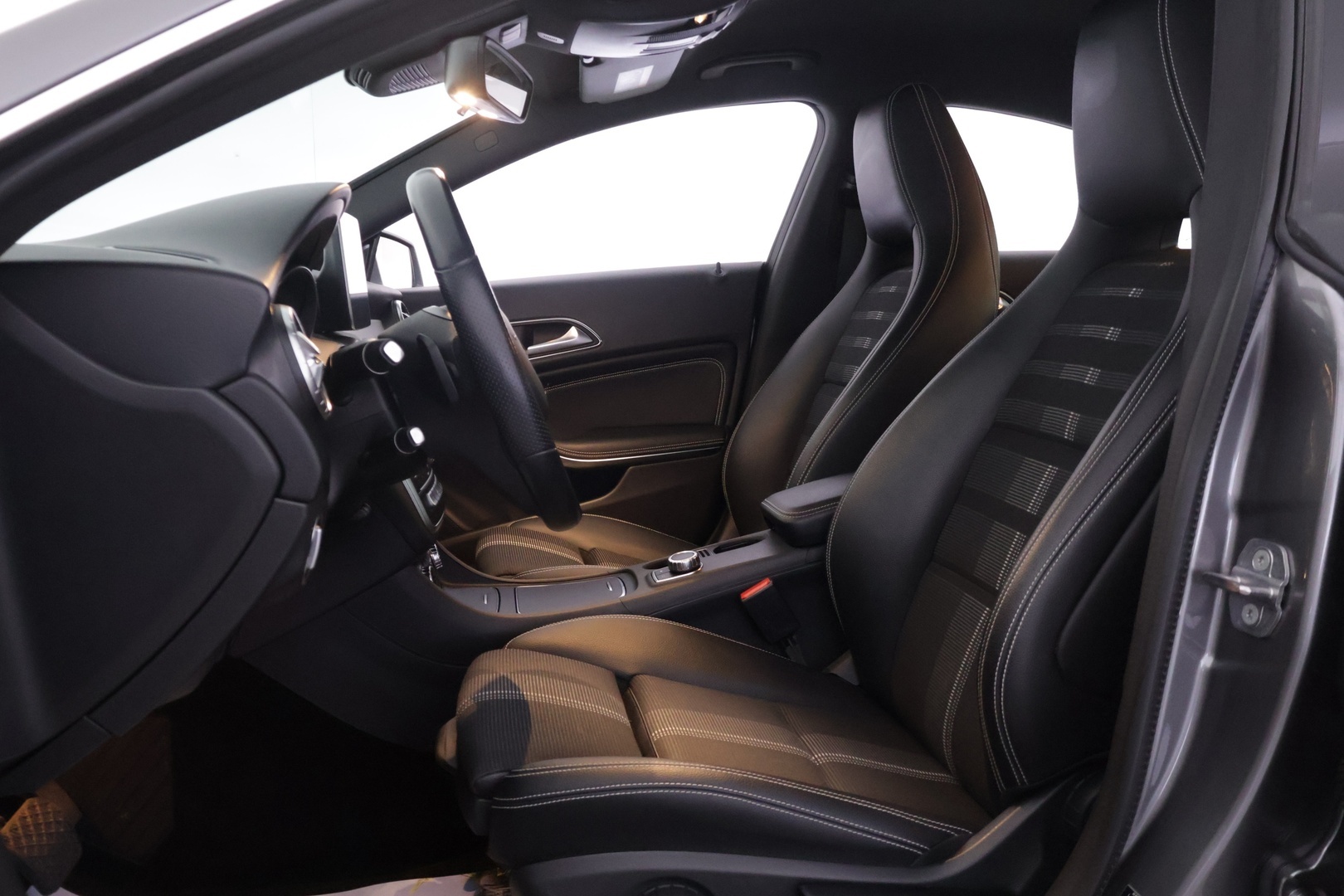 MERCEDES-BENZ CLA 2019