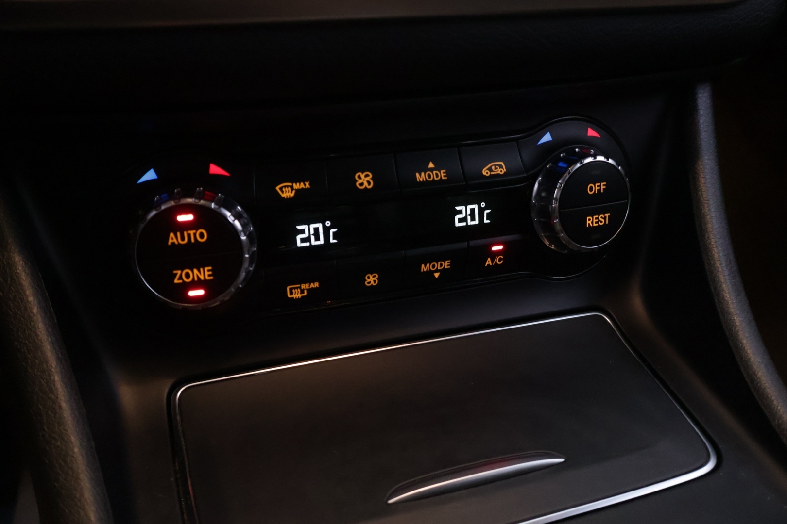 MERCEDES-BENZ CLA 2019