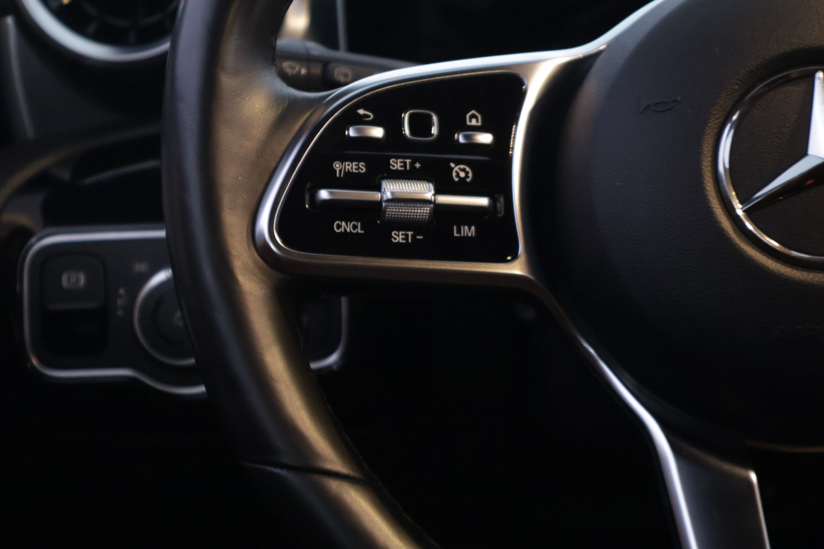 MERCEDES-BENZ CLA 2019