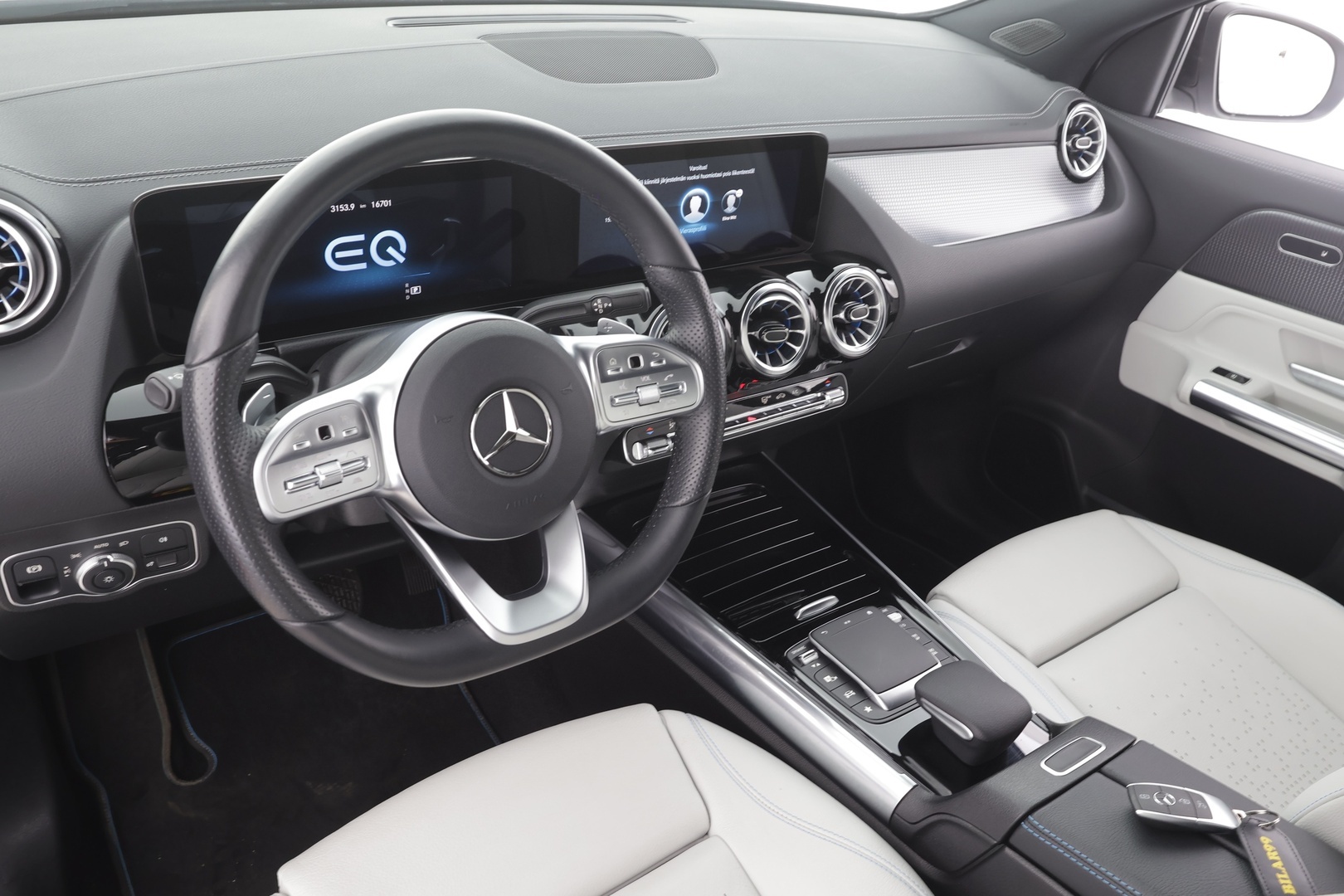 MERCEDES-BENZ EQA 2021