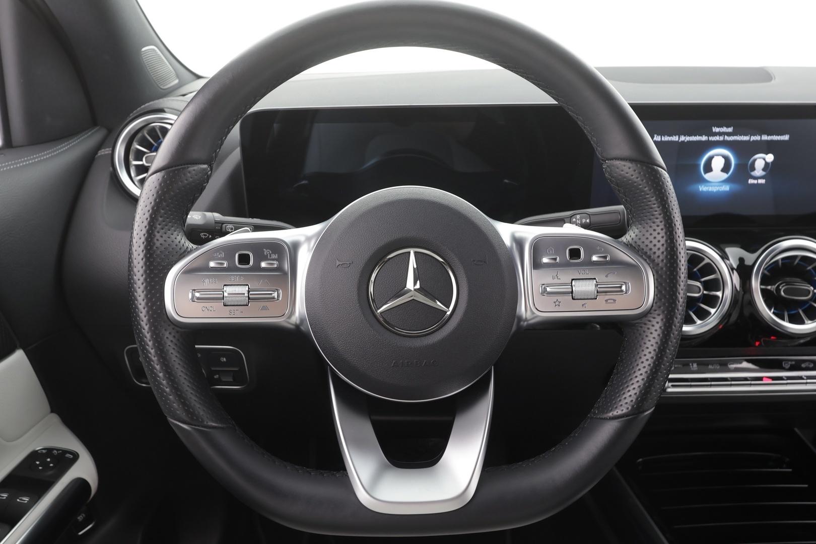 MERCEDES-BENZ EQA 2021