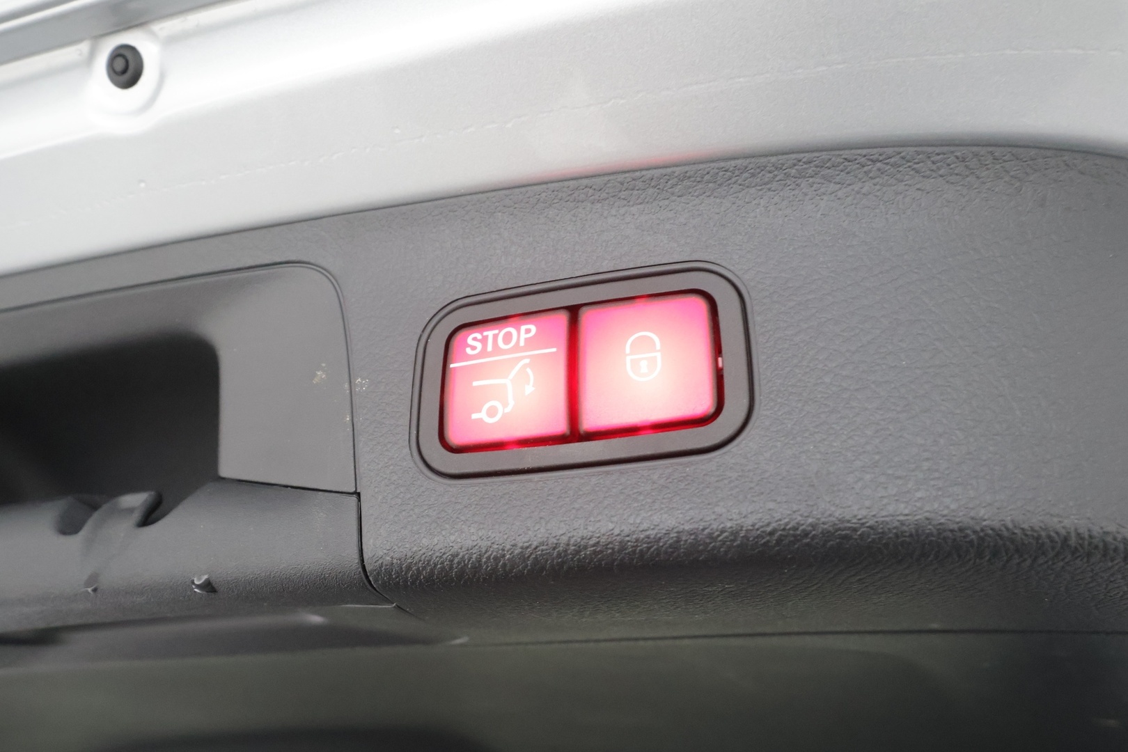 MERCEDES-BENZ EQA 2021