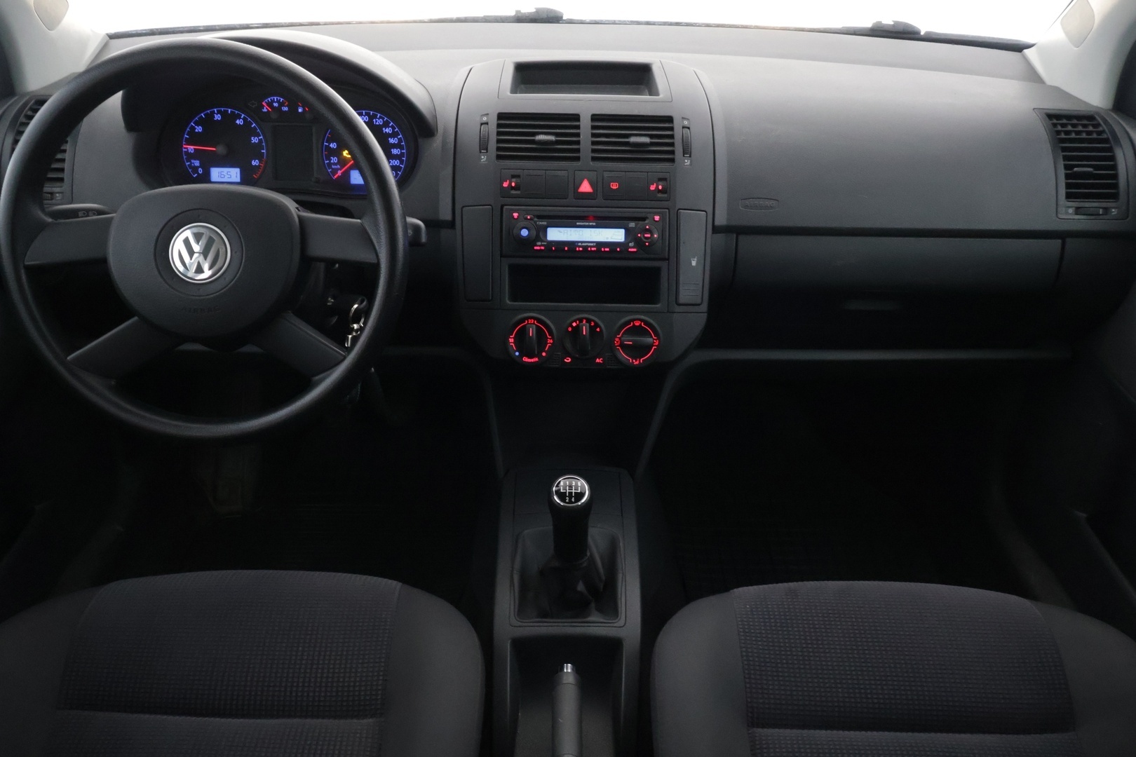 VOLKSWAGEN Polo 2005